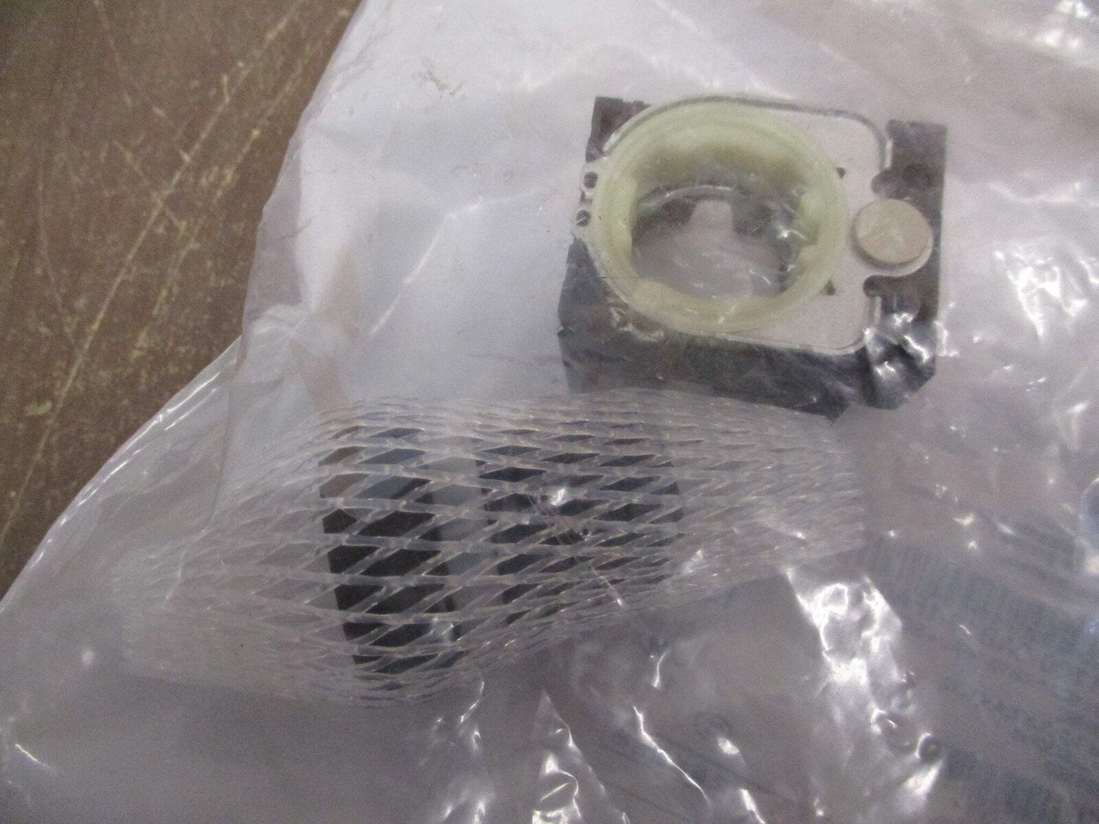 Siemens Pushbutton 3SU1100-0AB10-1FA0 Type 3R, 4X, 12 Enclosure New Surplus
