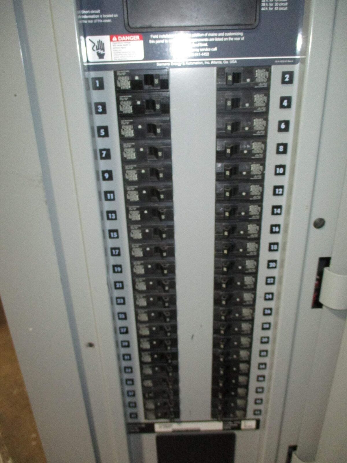 Siemens Main Lug Breaker Panel I1X42MC250A 208Y/120V 3Ph 4W 42-Slot