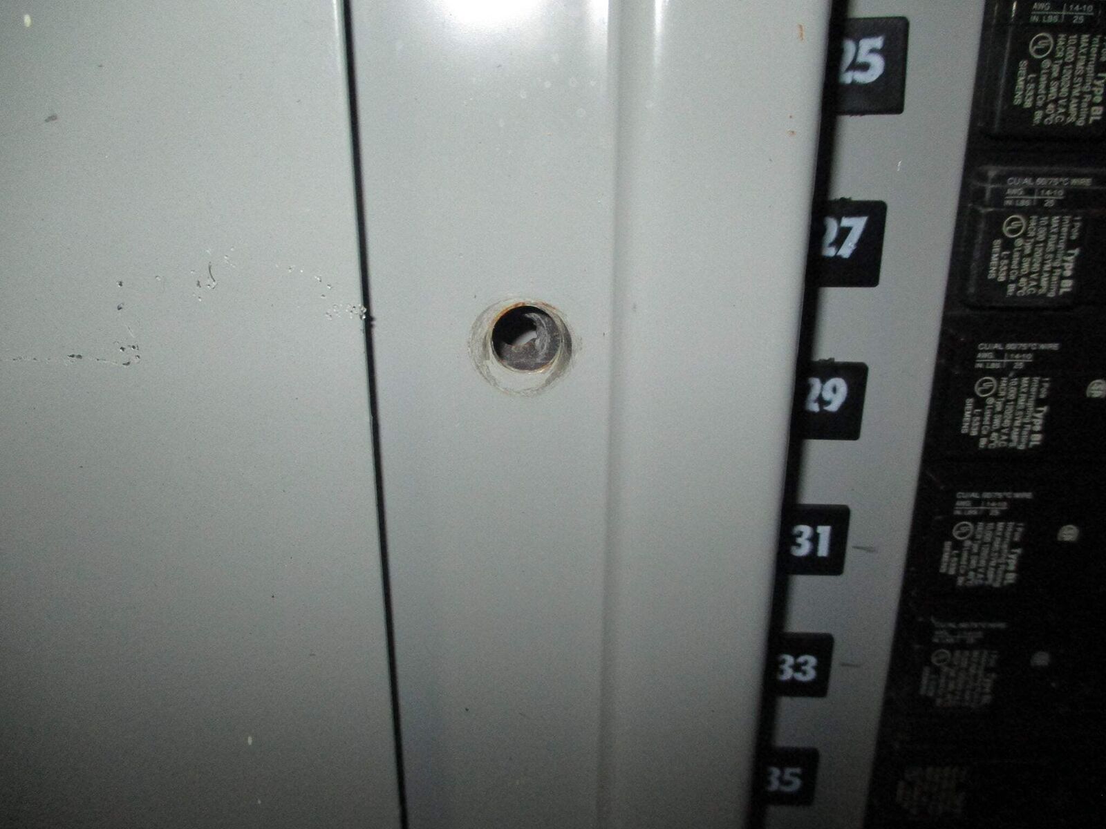 Siemens Main Lug Breaker Panel I1X42MC250A 208Y/120V 3Ph 4W 42-Slot