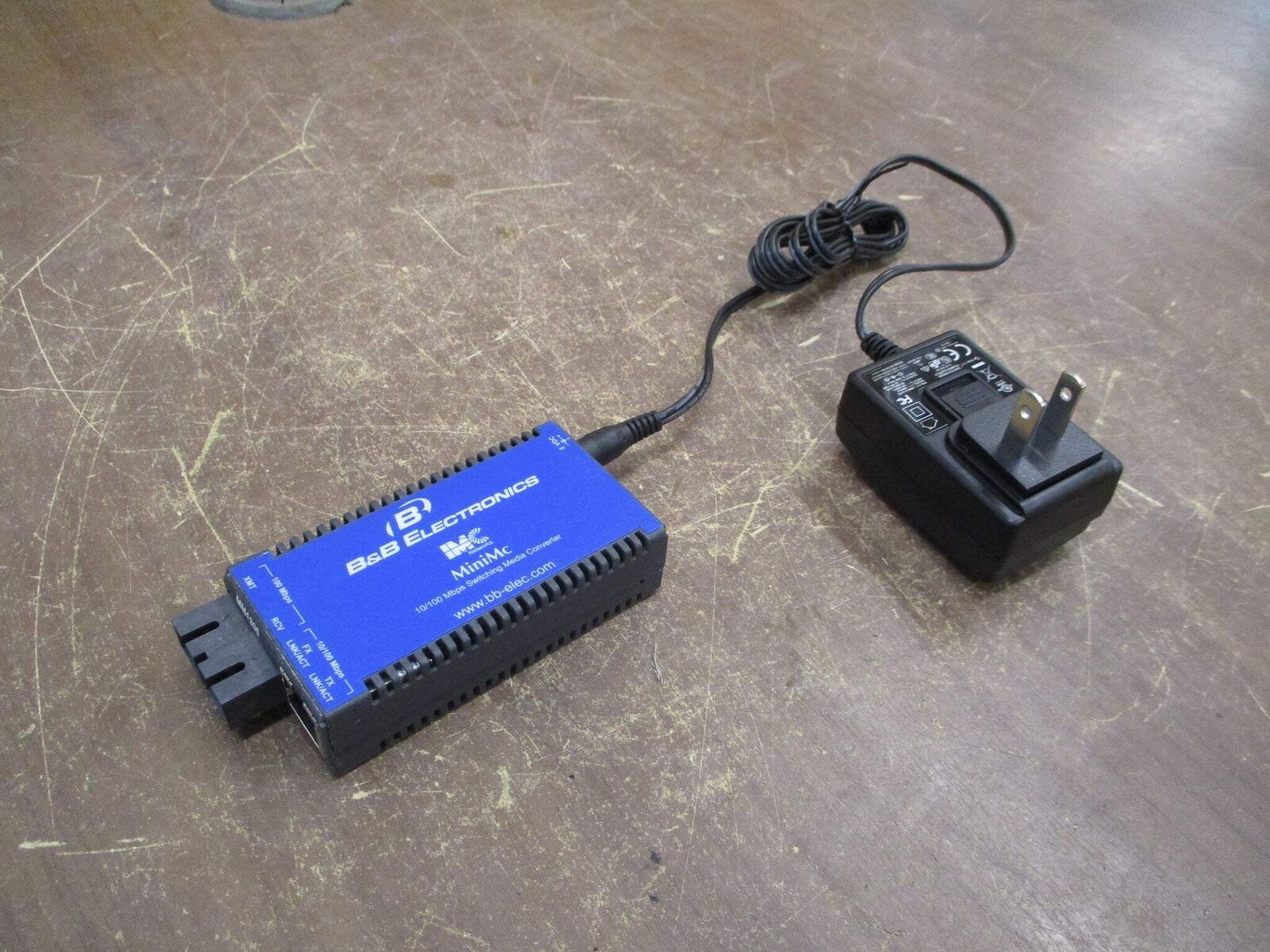 B&B Electronics Minimc 10/100mbps Switching Media Converter 855-10623 Used