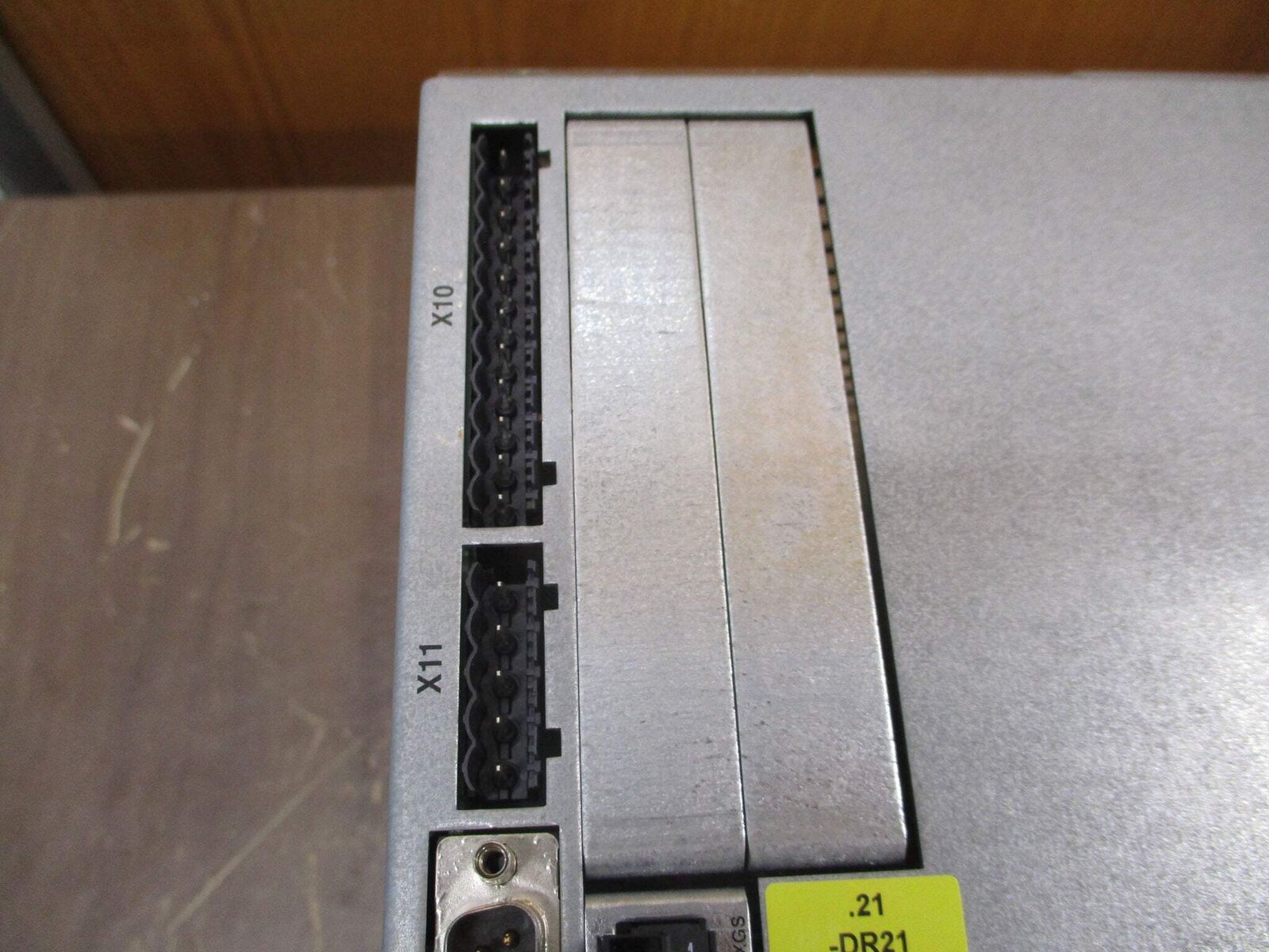 Sew-Eurodrive Moviaxis Servo Drive Axis Module MXA81A-064-503-00/F/XGS11A Used