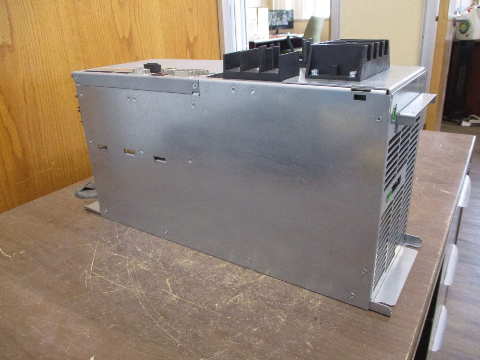 Sew-Eurodrive Moviaxis Servo Drive Axis Module MXA81A-064-503-00/F/XGS11A Used