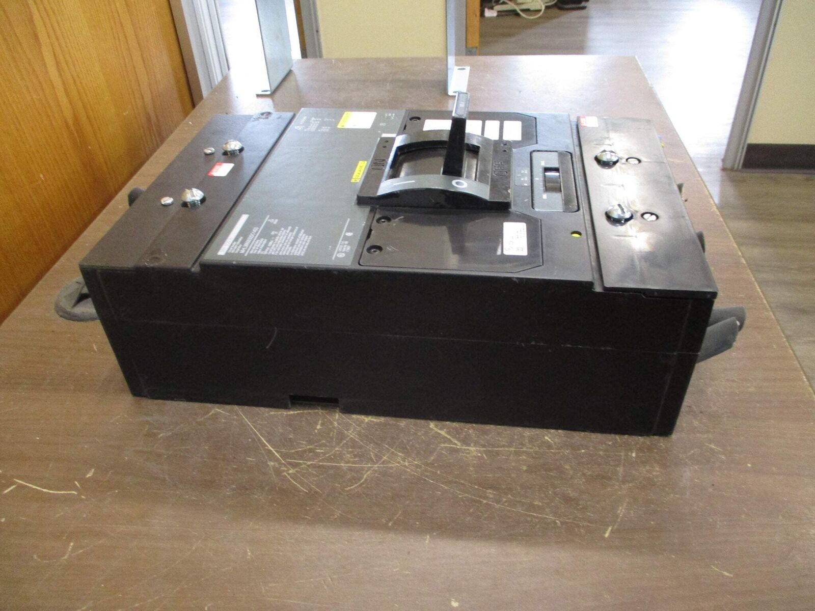 Square D DC Breaker Disconnect MHL3660033DC1433 600A 600VDC Used