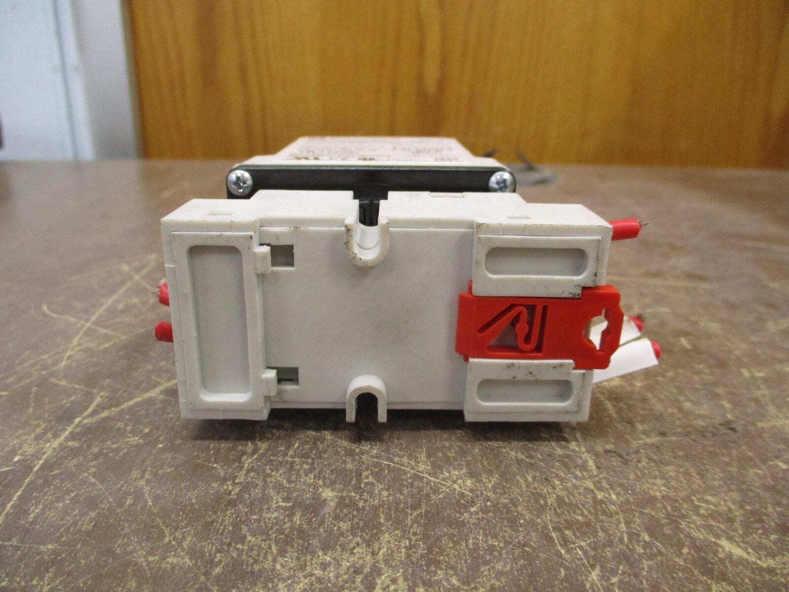 Square D Timing Relay 9050 JCK60V20 Ser. E Range: 0.05 Sec - 999 Hr w/ Base Used