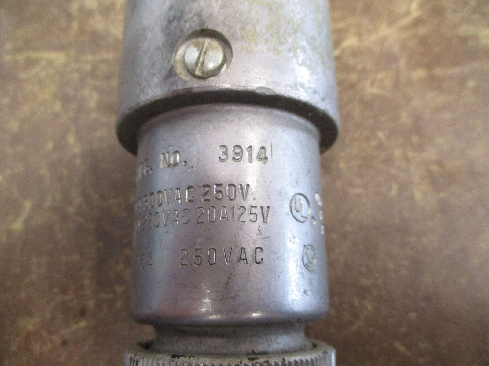 Russellstoll Receptacle 3914 15A 250/600V 4P Used.