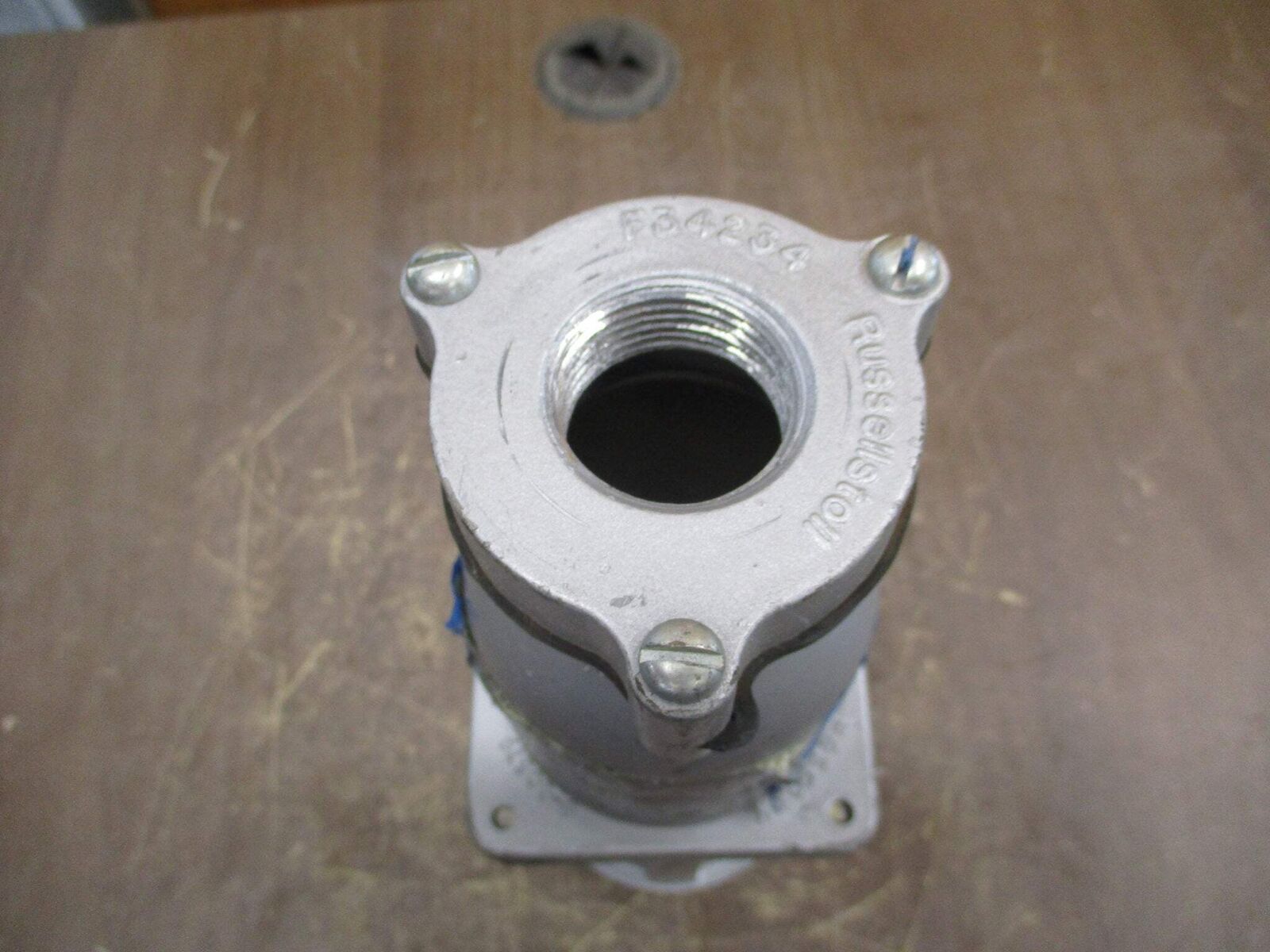 Russellstoll Receptacle 7423-78 60A 600V Conduit End Used