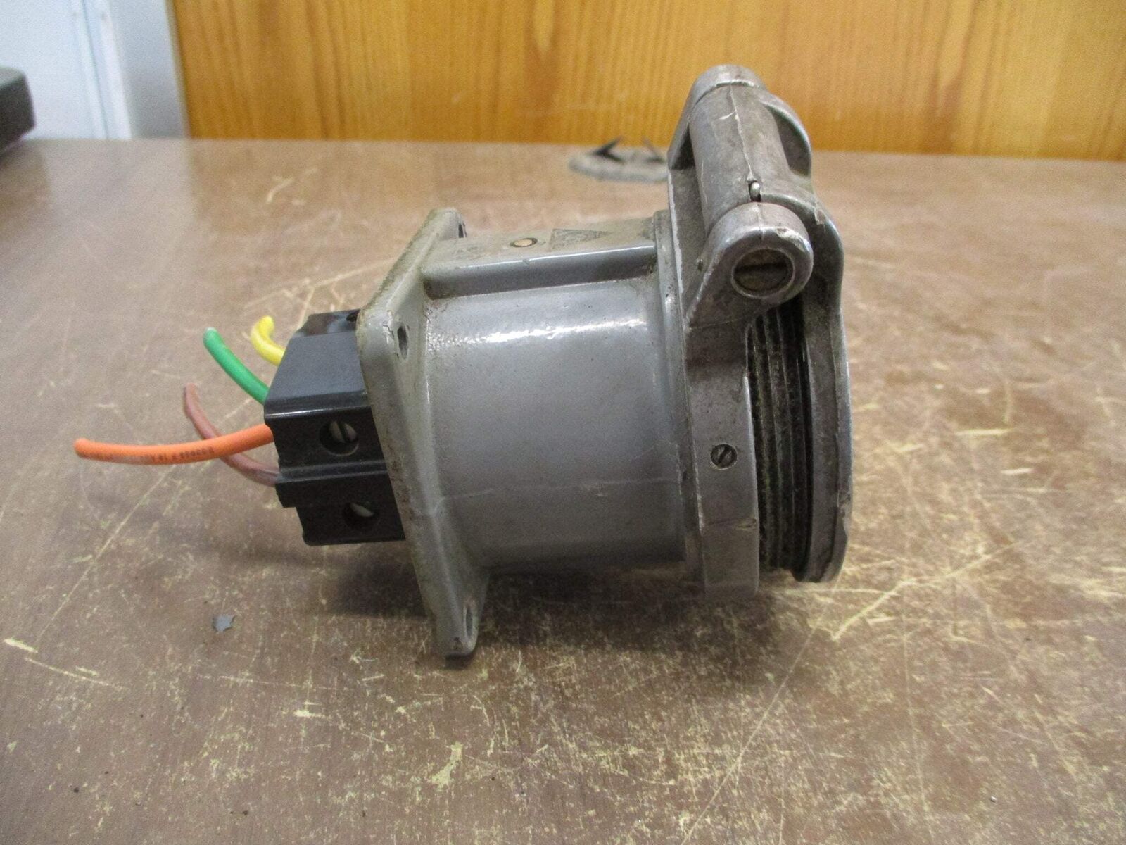 Russellstoll Receptacle JRS334H/RCPT 30A 250/600V Used