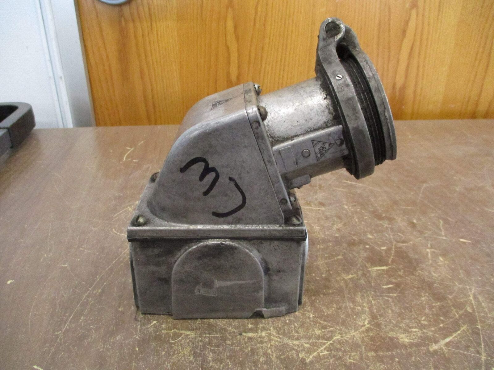 Russellstoll Receptacle JRFA334H 30A 250/600V W/Base & Angle Adapter Used