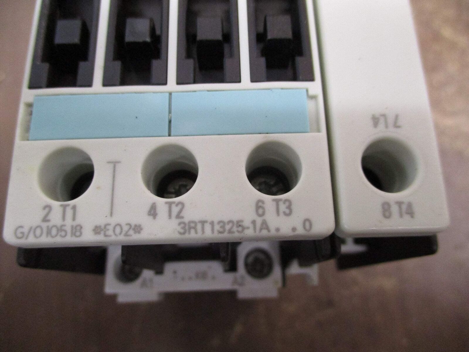 Siemens Sirius 3R Contactor 3RT1325-1A..0 30A 690V 120V Coil *Chipped* Used