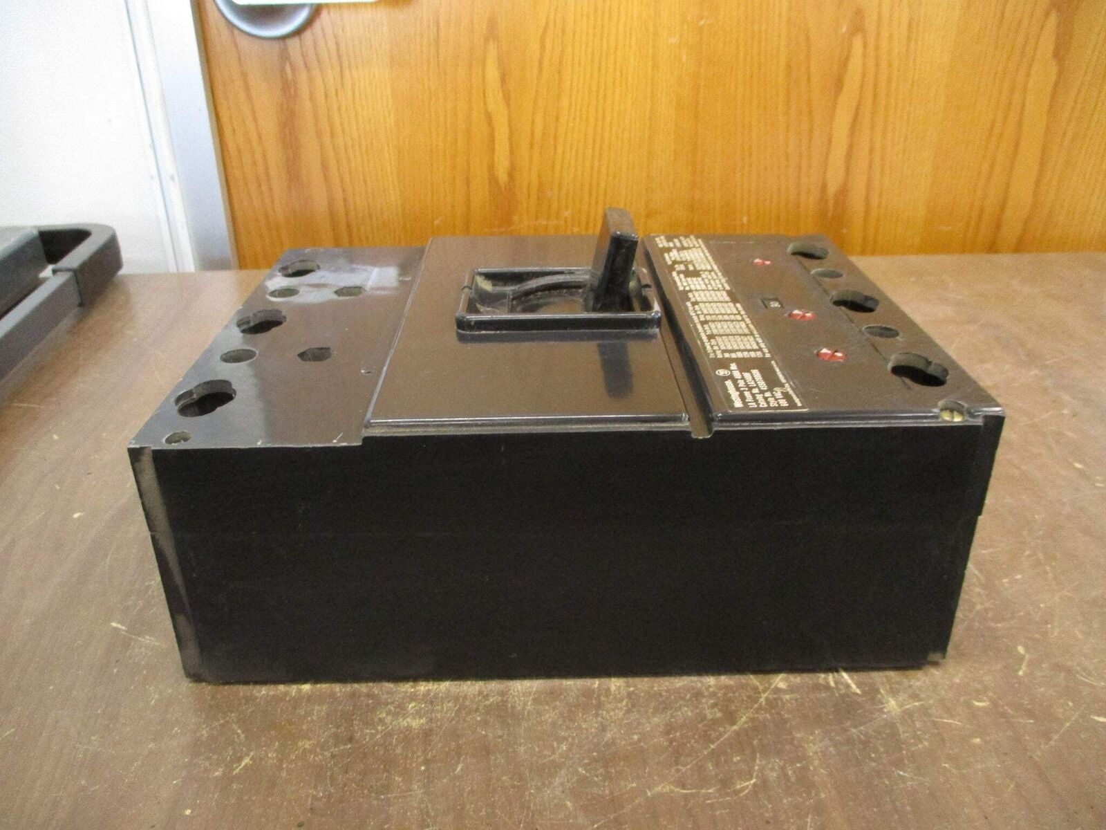 Westinghouse Circuit Breaker LA3400F 90A Trip 600V Used