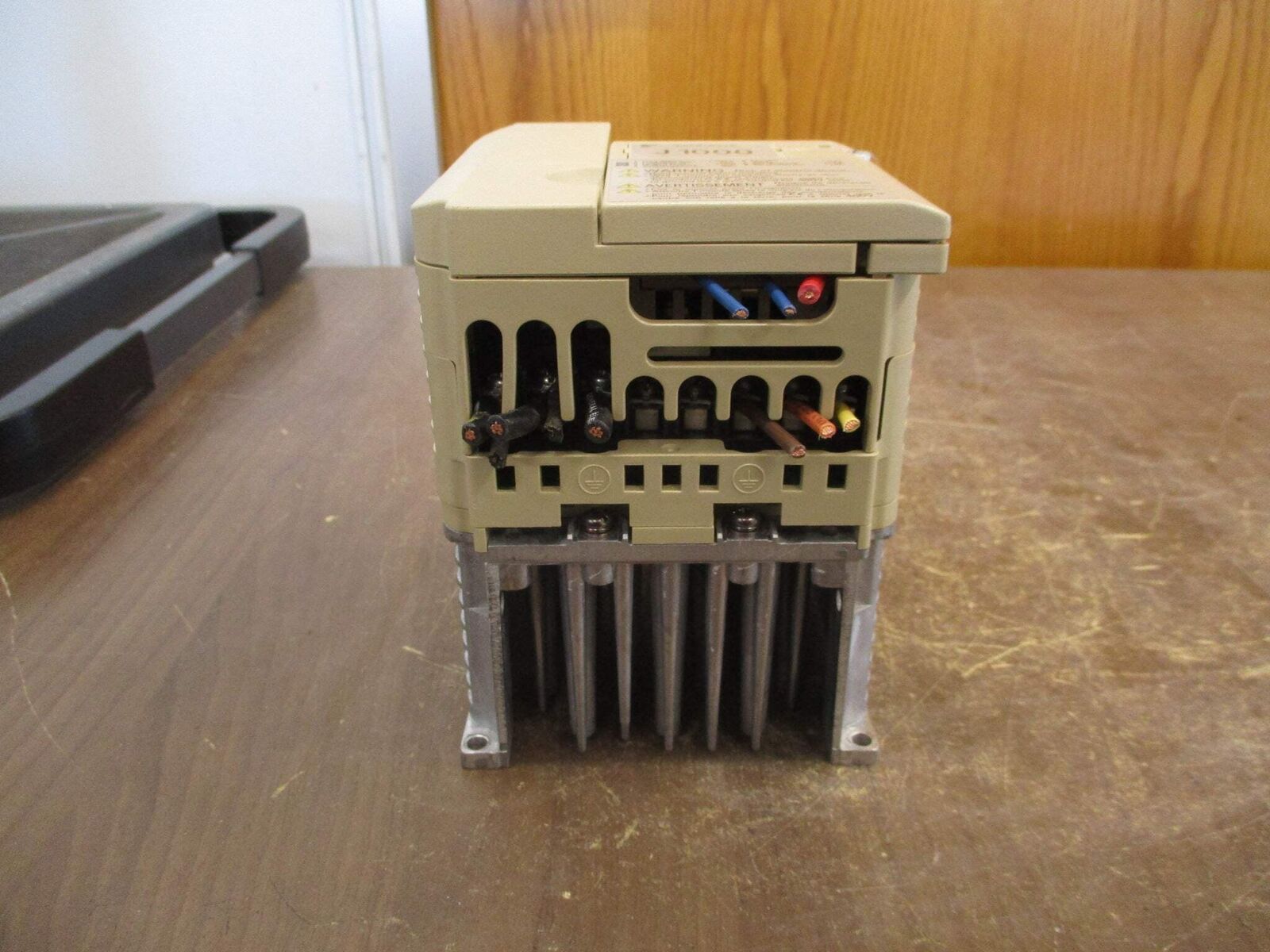 Yaskawa J1000 AC Drive CIMR-JU4A0004BAA 1HP 3Ph Used