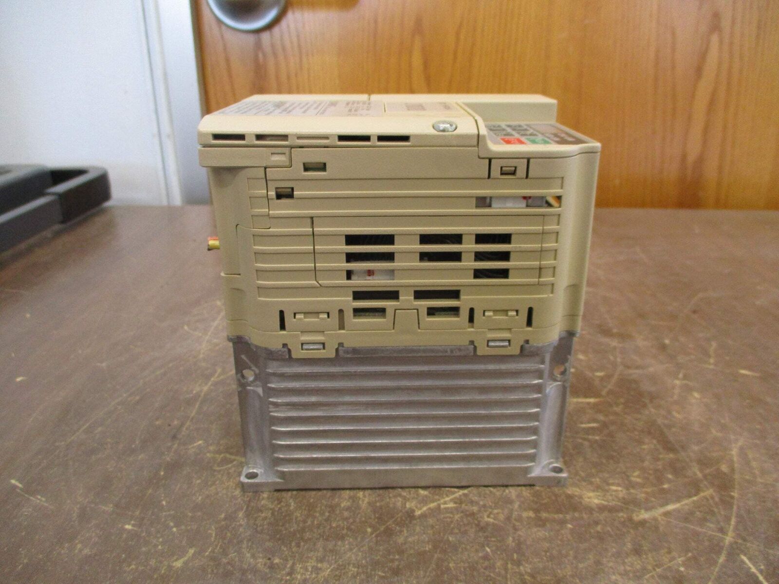 Yaskawa J1000 AC Drive CIMR-JU4A0004BAA 1HP 3Ph Used