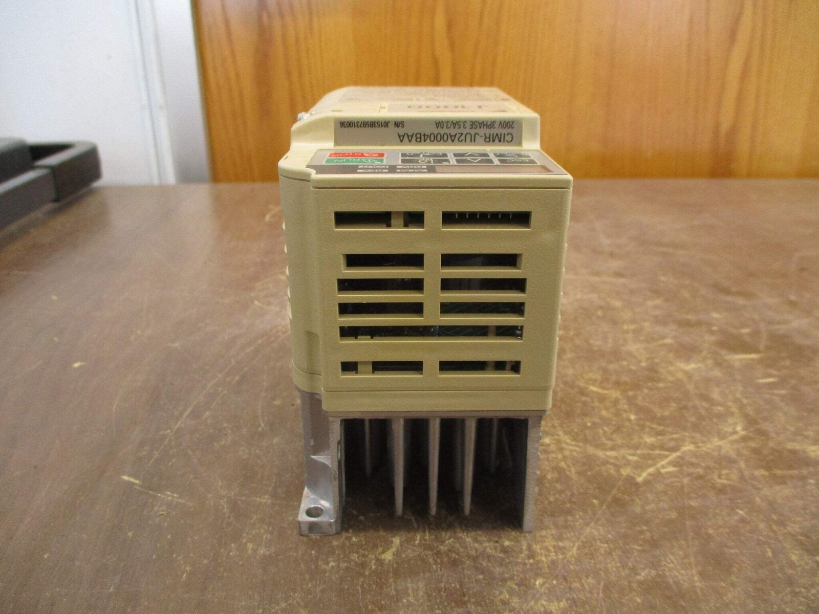 Yaskawa J1000 AC Drive CIMR-JU2A0004BAA 0.75HP 3Ph Used