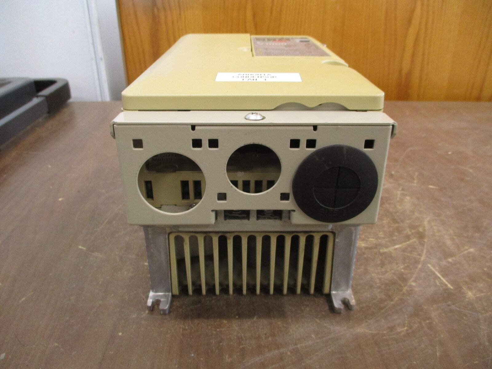 Yaskawa V1000 AC Drive CIMR-VU4A0018FAA 10HP 3Ph Used