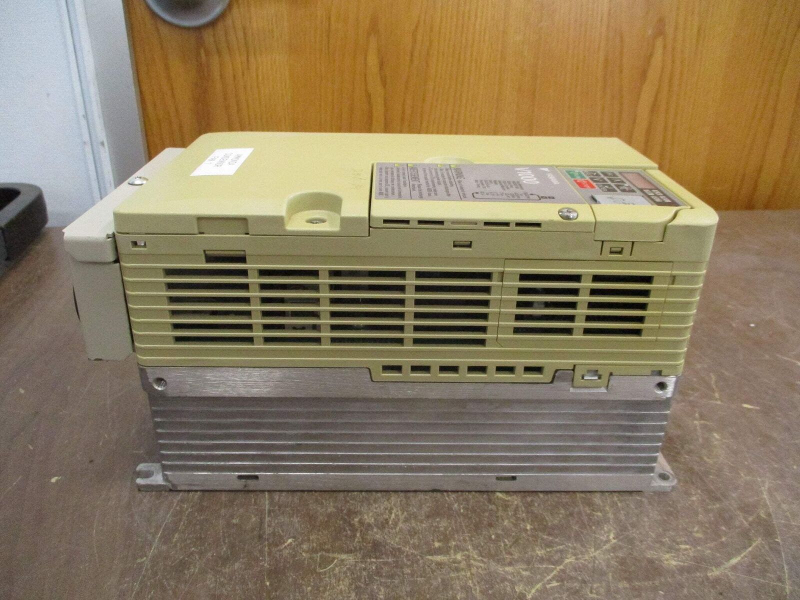 Yaskawa V1000 AC Drive CIMR-VU4A0018FAA 10HP 3Ph Used