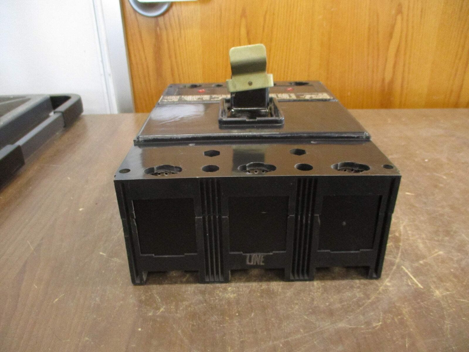 Westinghouse Circuit Breaker LA3400F 125A Trip 600V 3P Used