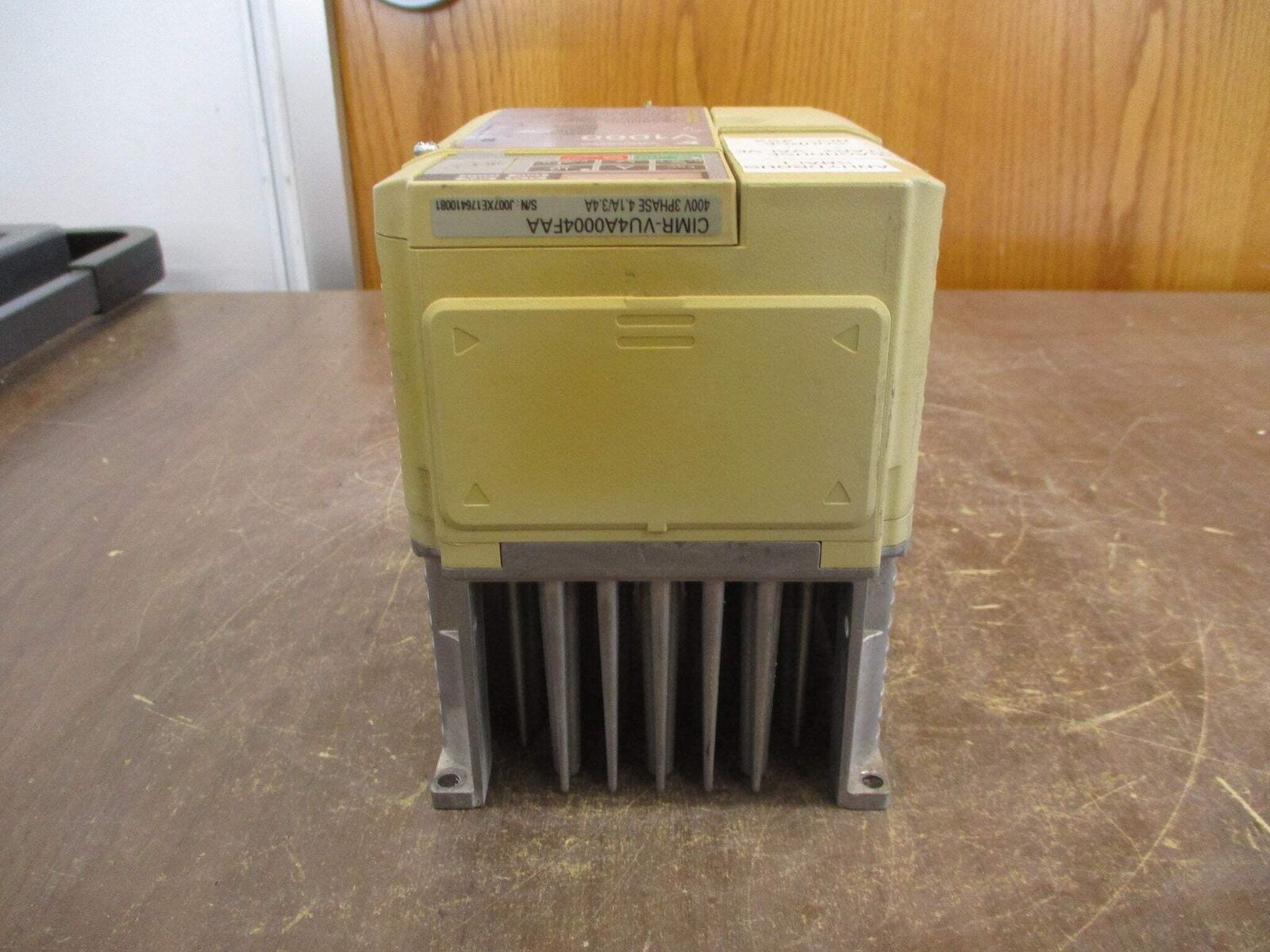 Yaskawa V1000 AC Drive CIMR-VU4A0004FAA Rev. A 1HP w/ Keypad Used