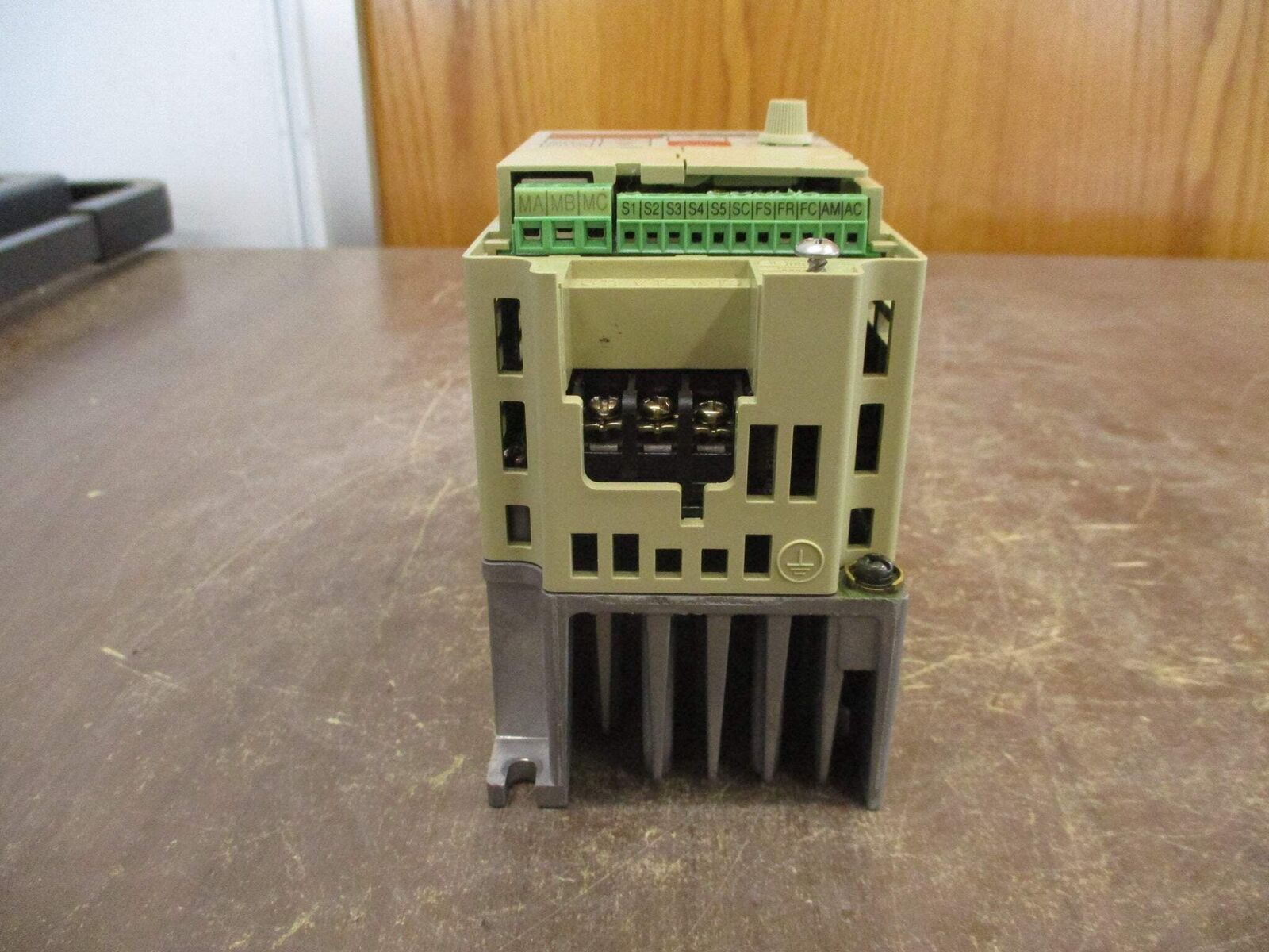 MagneTek AC Drive JDA003 0.5HP 3Ph *No Cover* *Cracked* Used