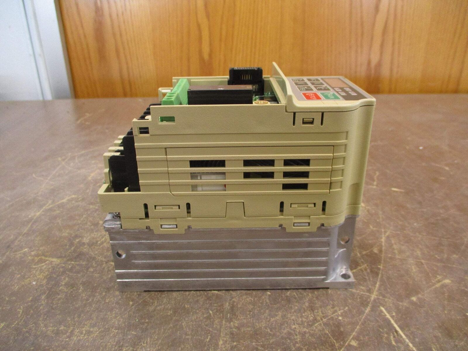 Yaskawa J1000 AC Drive CIMR-JU2A0004BAA 0.75HP 3Ph *No Cover* Used