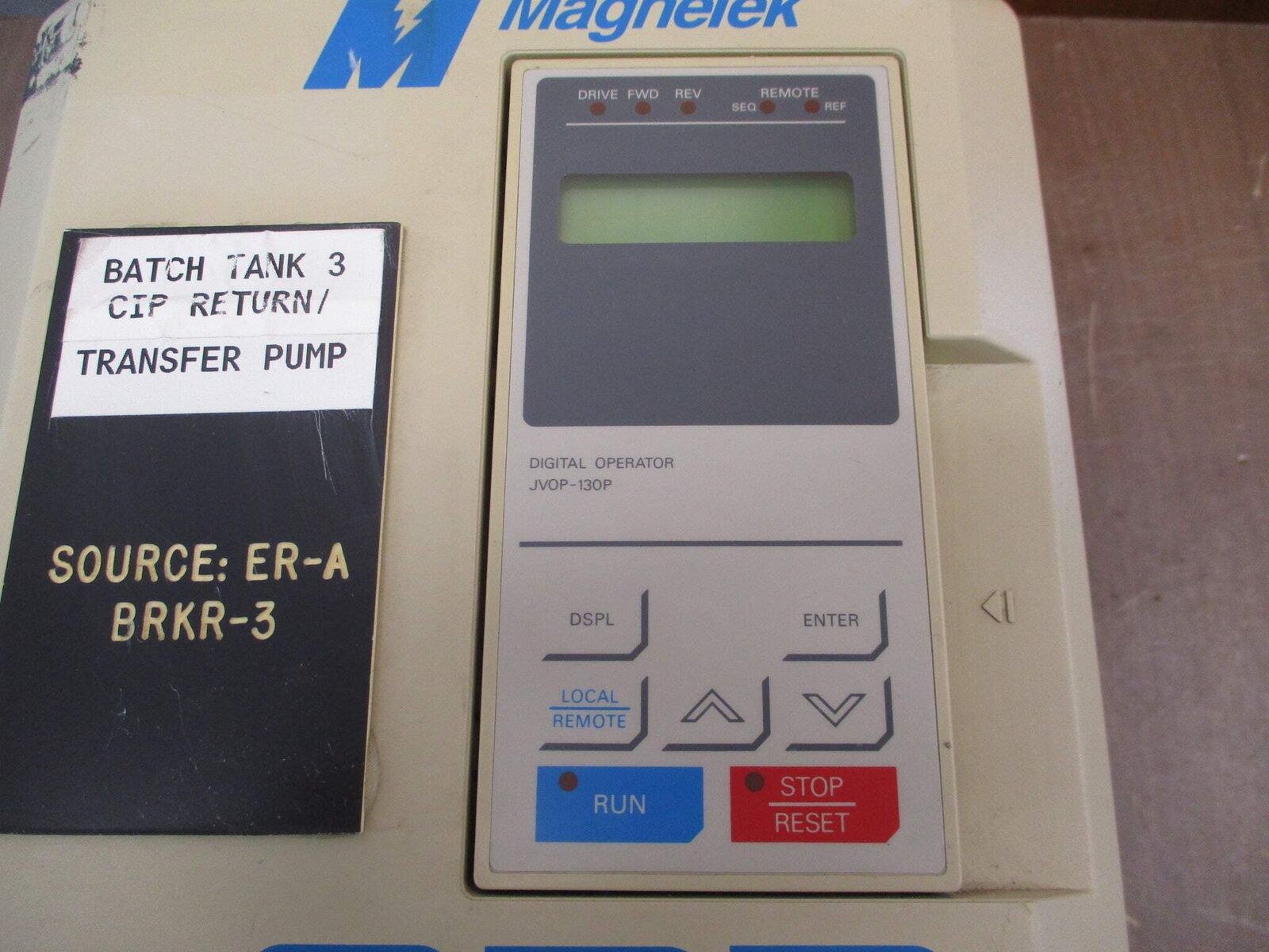 MagneTek GPD 506 AC Drive GPD506V-B014 10HP 3Ph w/ Keypad *Cracked Corner*