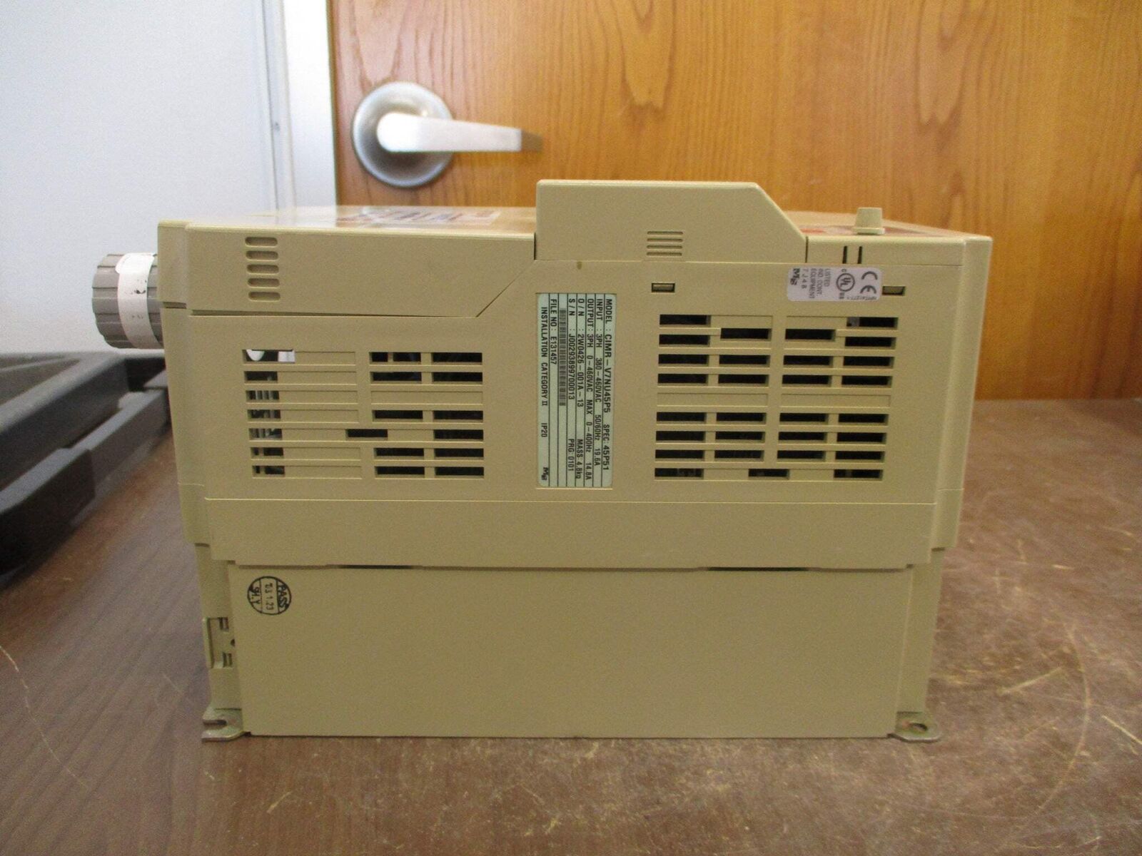 Yaskawa Varispeed V7N AC Drive CIMR-V7NU45P5 10HP 3Ph w/ Keypad Used