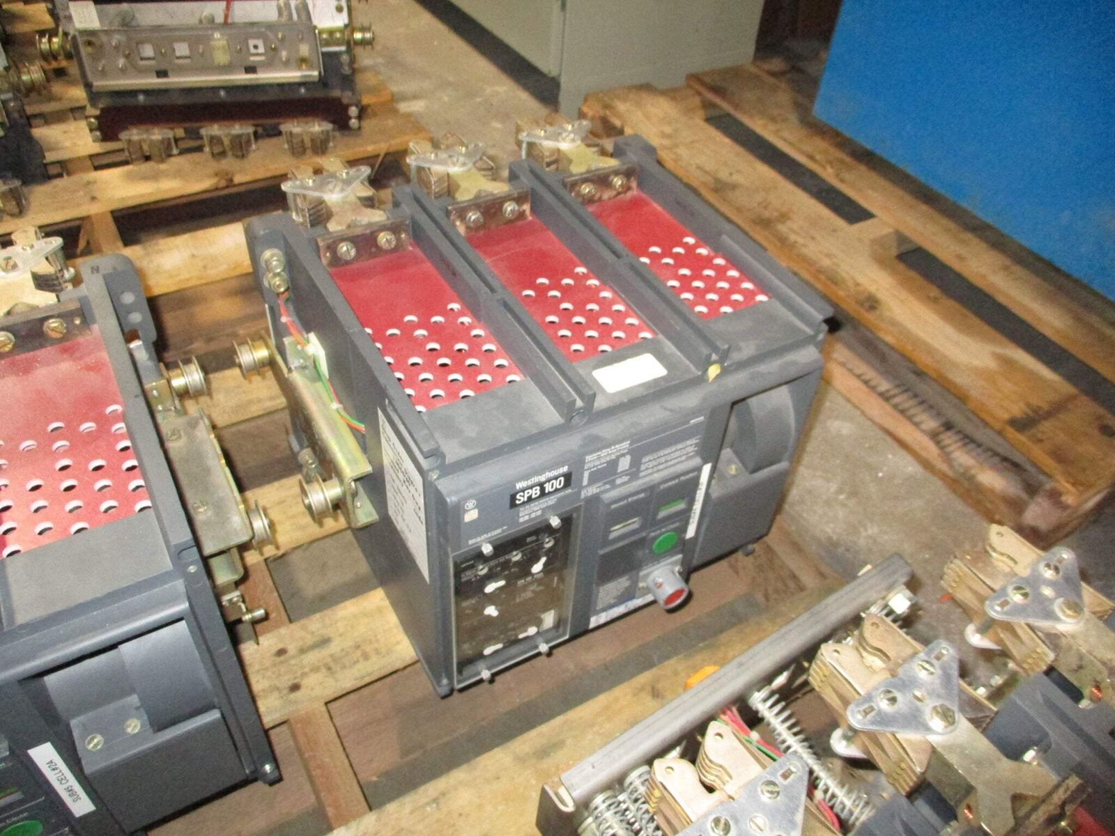 Westinghouse Circuit Breaker SPB 100 800A Frame 400A Plug 50/60Hz 3P Used