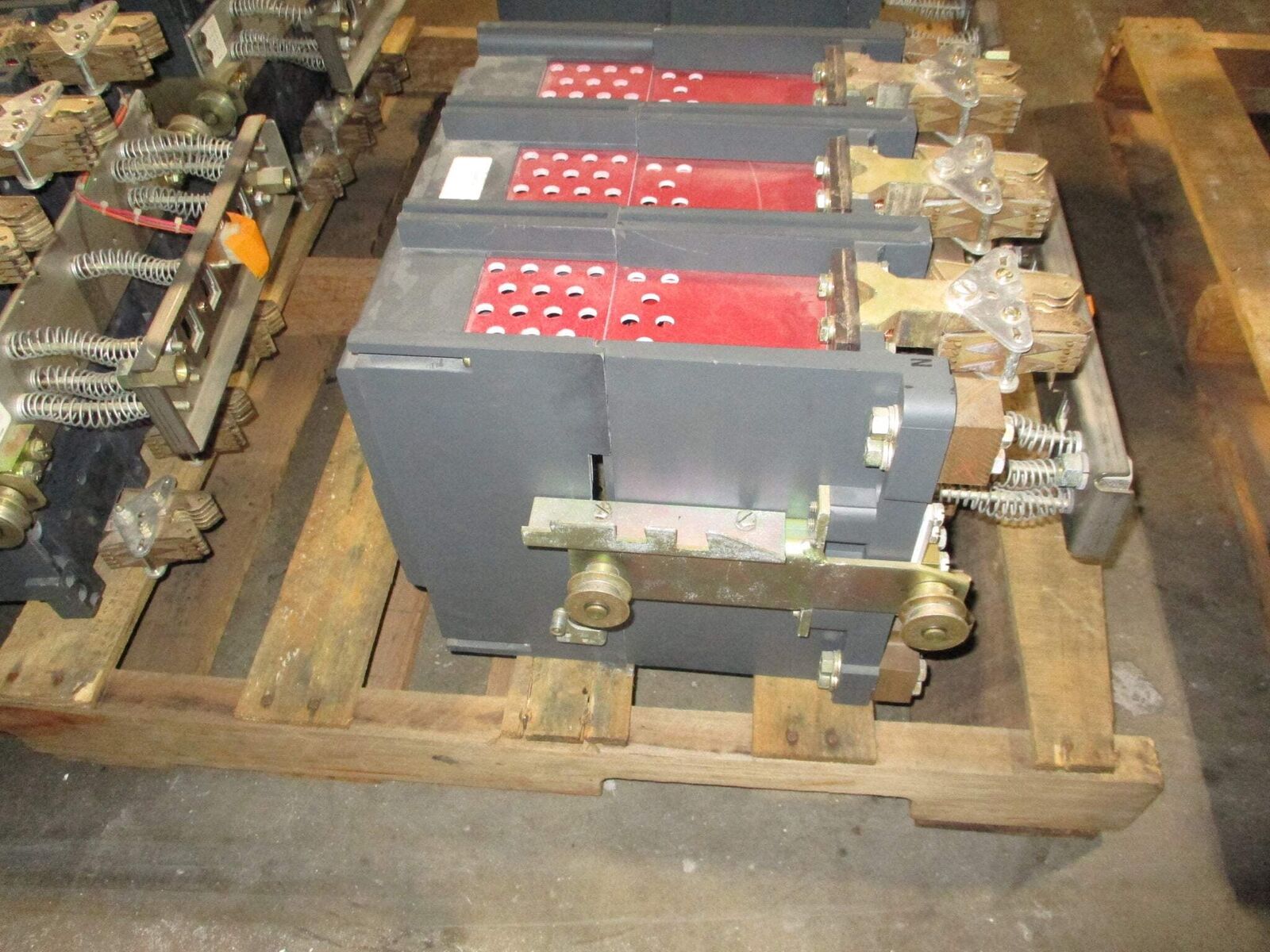 Westinghouse Circuit Breaker SPB 100 800A Frame 400A Plug 50/60Hz 3P Used