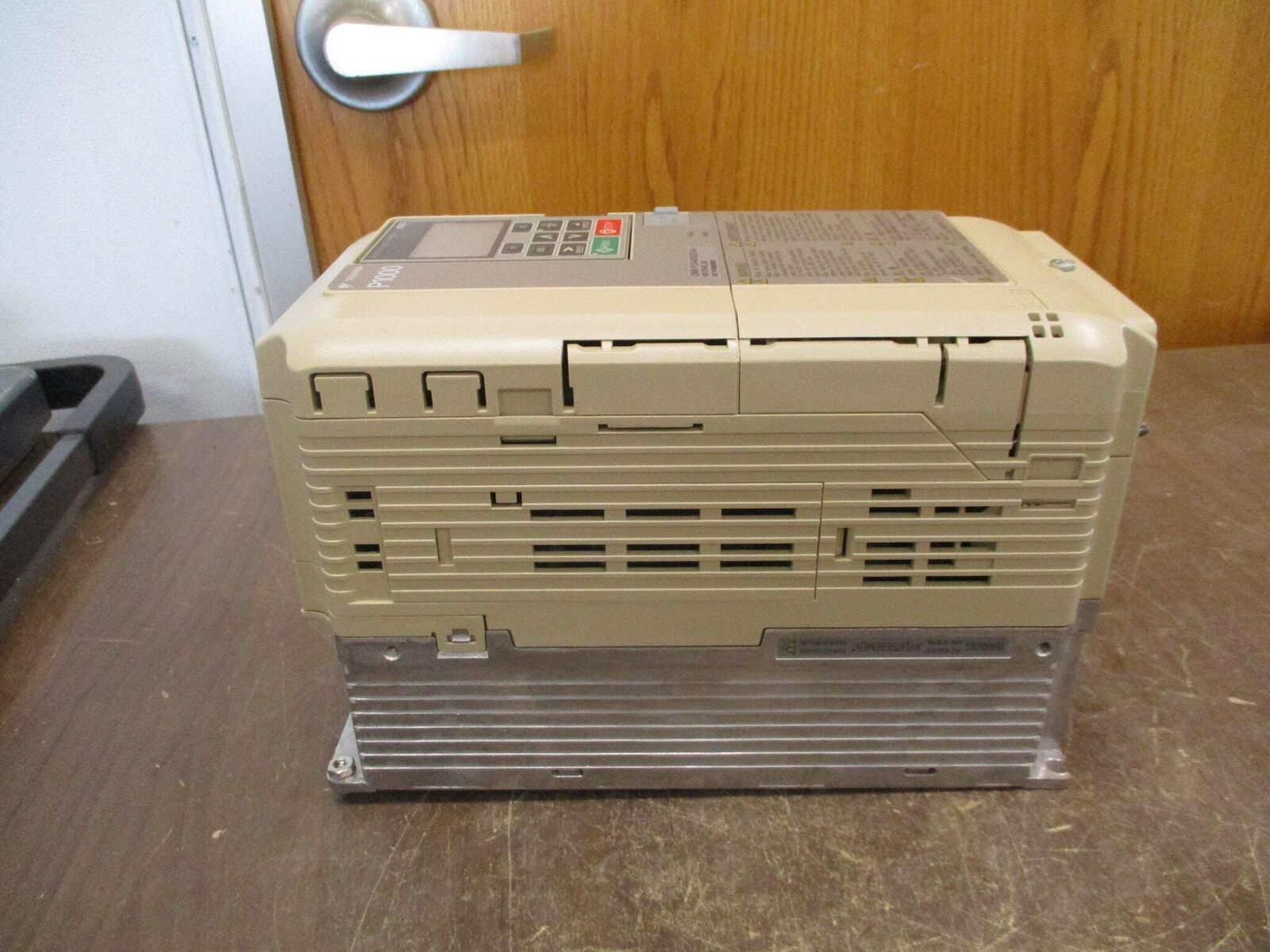Yaskawa P1000 AC Drive CIMR-PU4A0023FAA 15HP 3Ph w/ Keypad Used