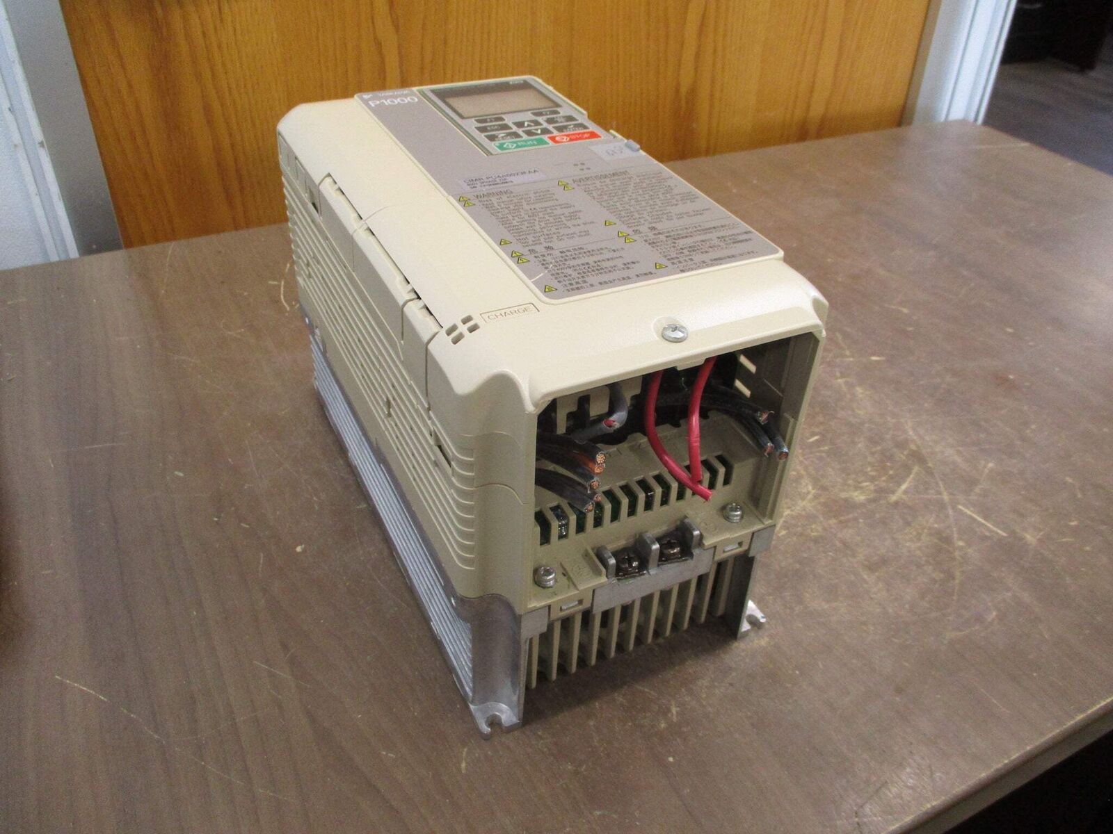 Yaskawa P1000 AC Drive CIMR-PU4A0023FAA 15HP 3Ph w/ Keypad Used