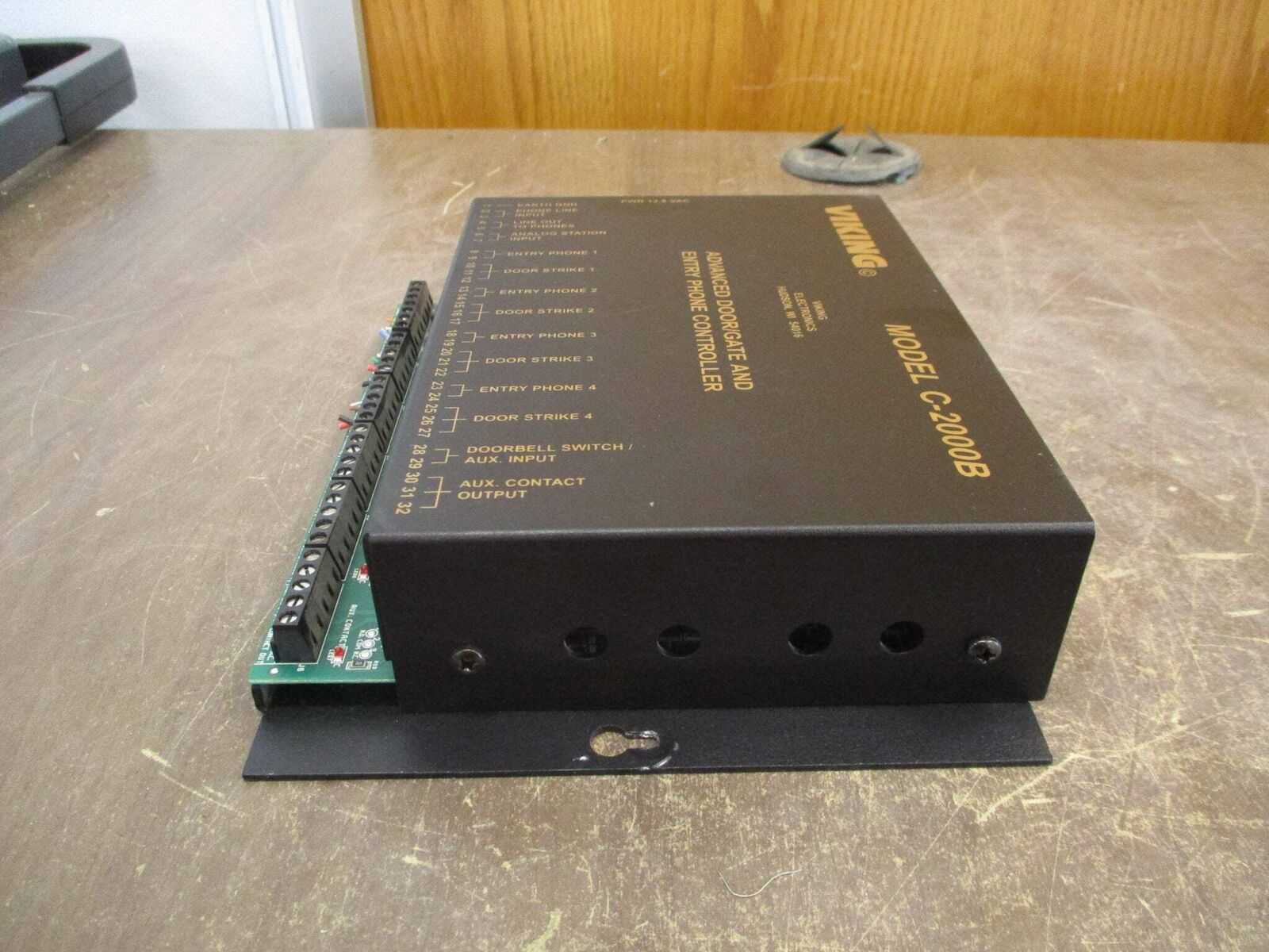 Viking C-2000B Advanced Door/Gate & Entry Phone Controller 261325C Ren: 1.1B Use