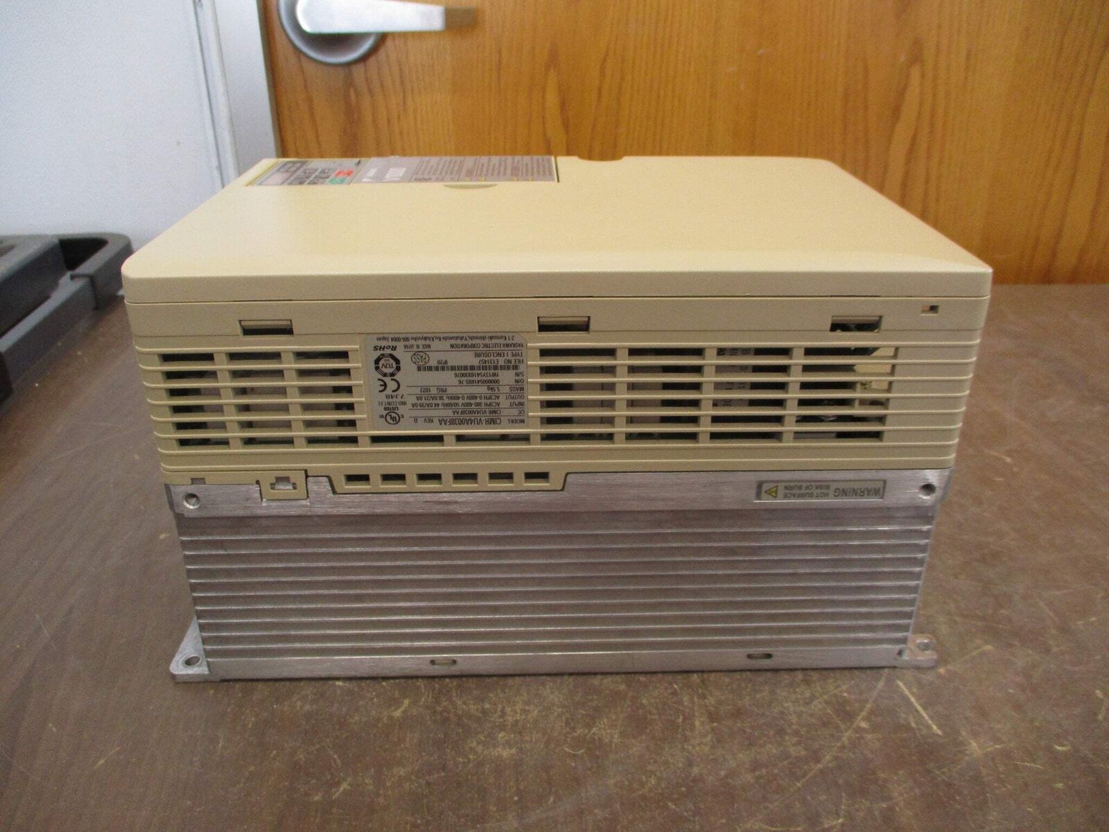 Yaskawa V1000 AC Drive CIMR-VU4A0038FAA 20HP 3Ph w/ Keypad Used