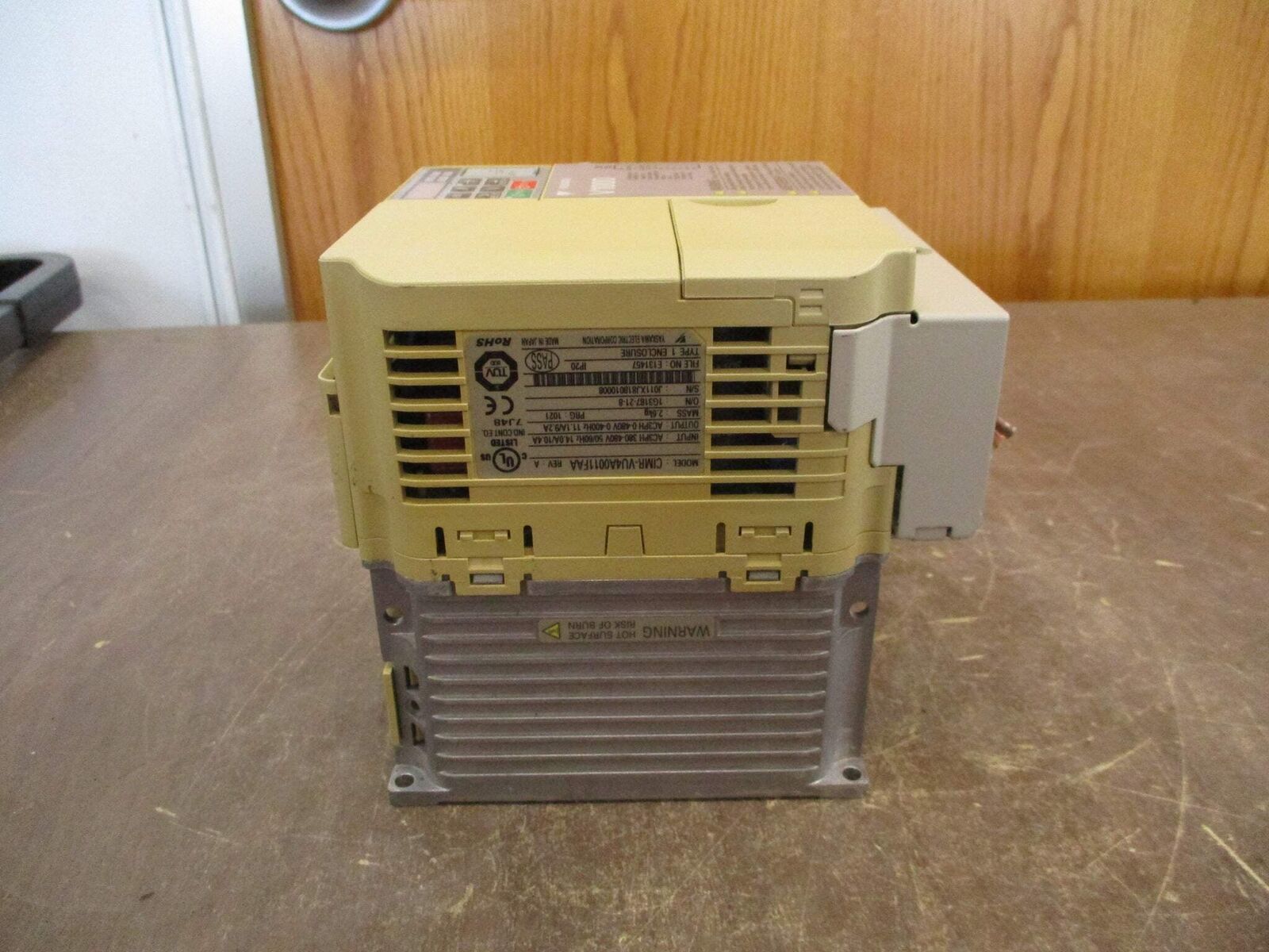 Yaskawa V1000 AC Drive CIMR-VU4A0011FAA 7.5HP 3Ph *Missing Cover Screw* Used
