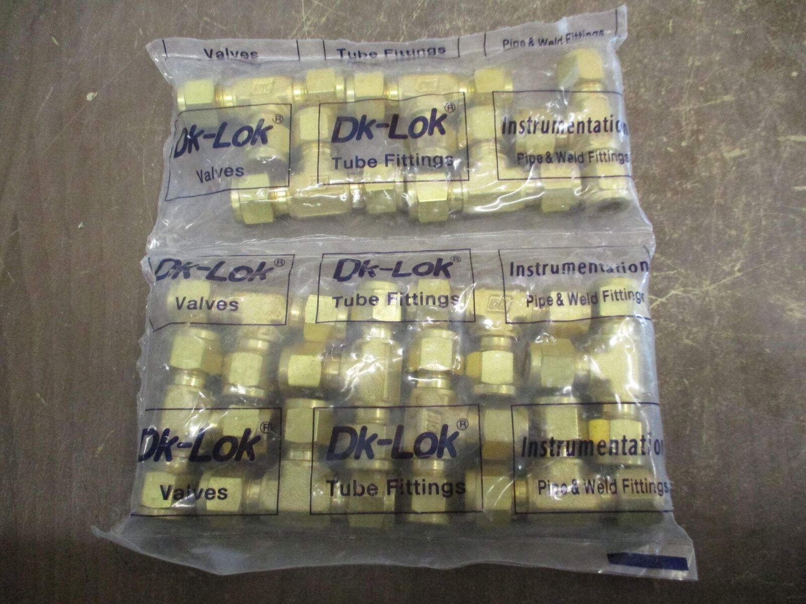 DK-Lok Union Tee Fitting DT-6-B *Lot of 13* Used