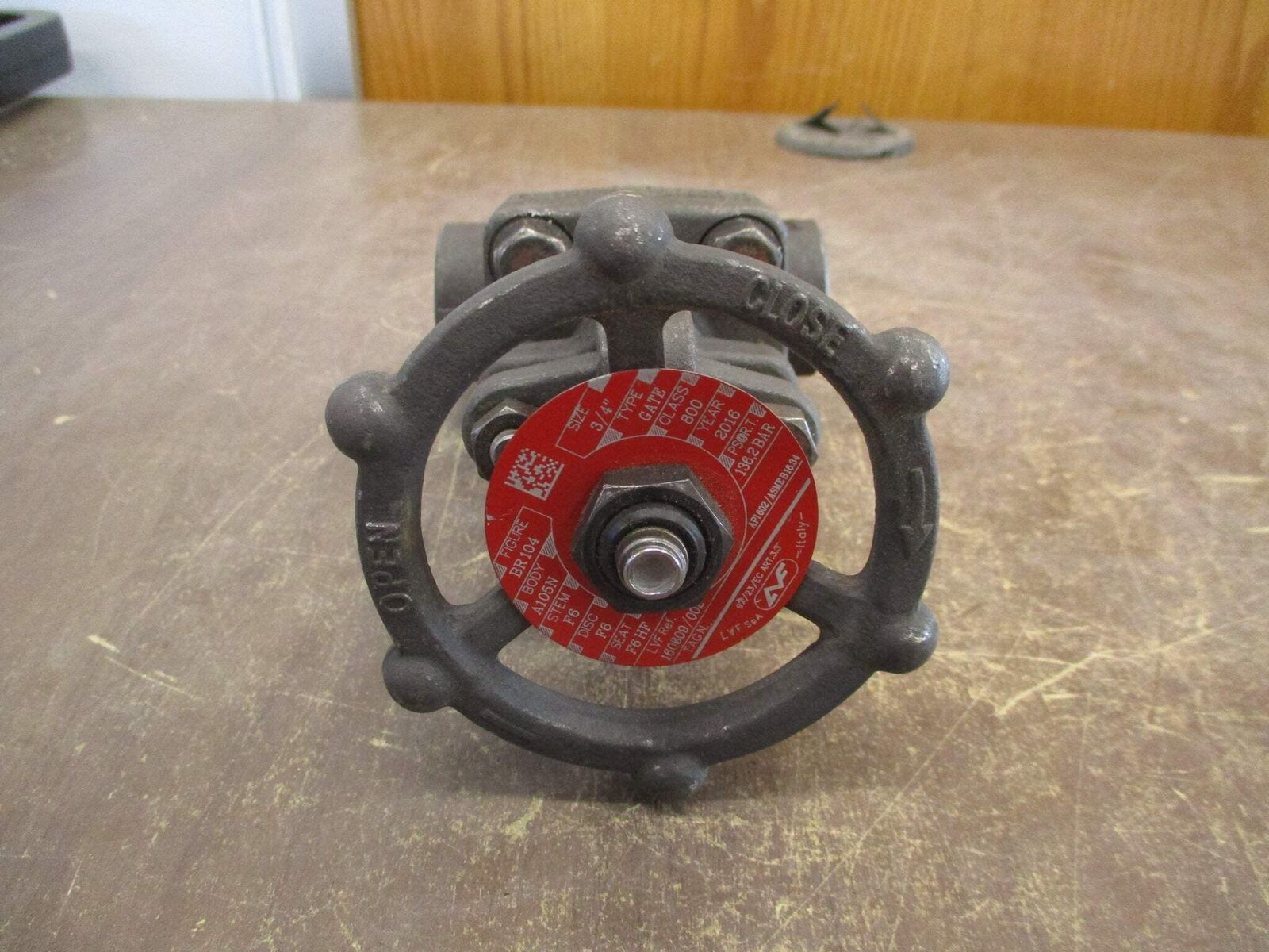 LVF Gate Valve BR104 Size: 3/4" Used