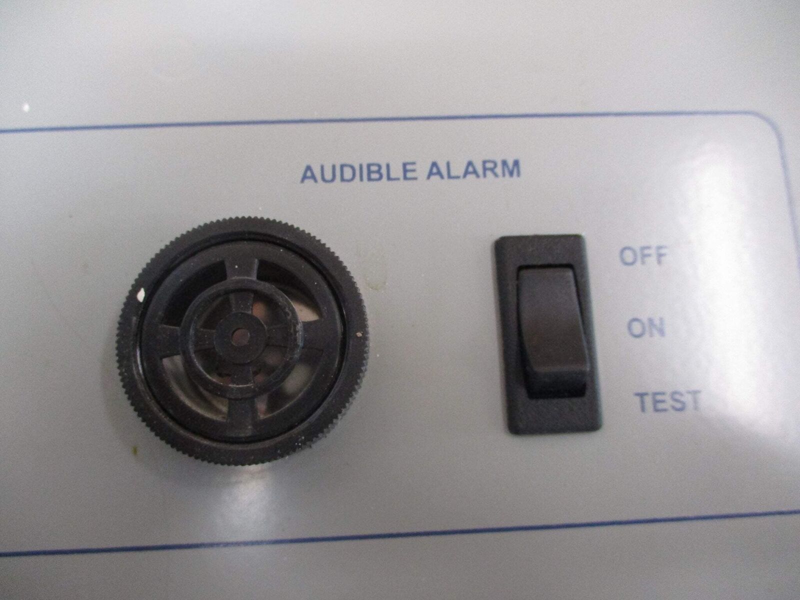 Emerson Liebert Panelboard Surge Protector LPGE120Y80S-01 120/208V 3Ph 4W+G Used