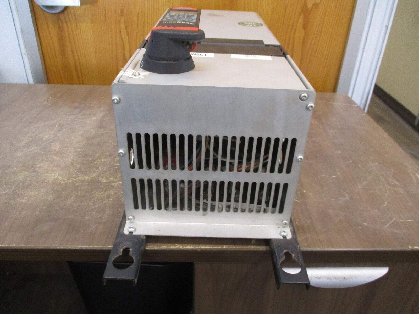 Danfoss VLT 6008 AC Drive 175Z7285 7.5HP 3Ph w/ Disconnect Used