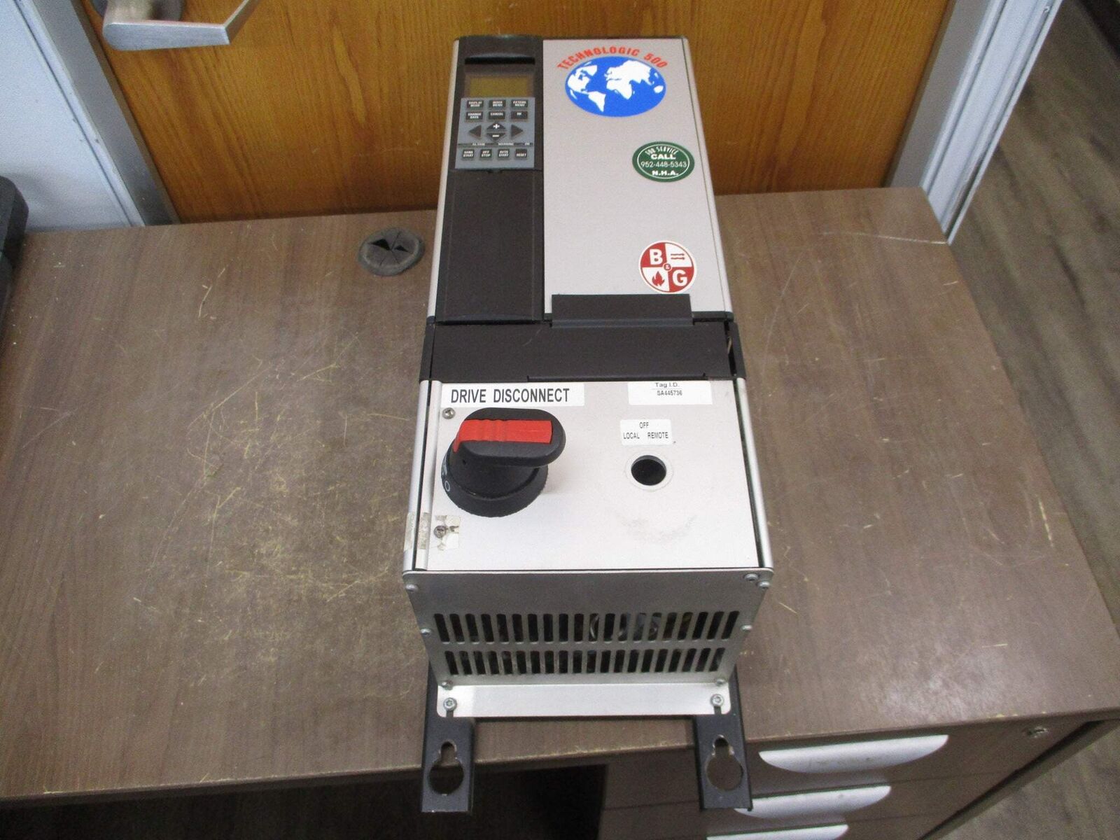 Danfoss VLT 6008 AC Drive 175Z7285 7.5HP 3Ph w/ Disconnect Used.