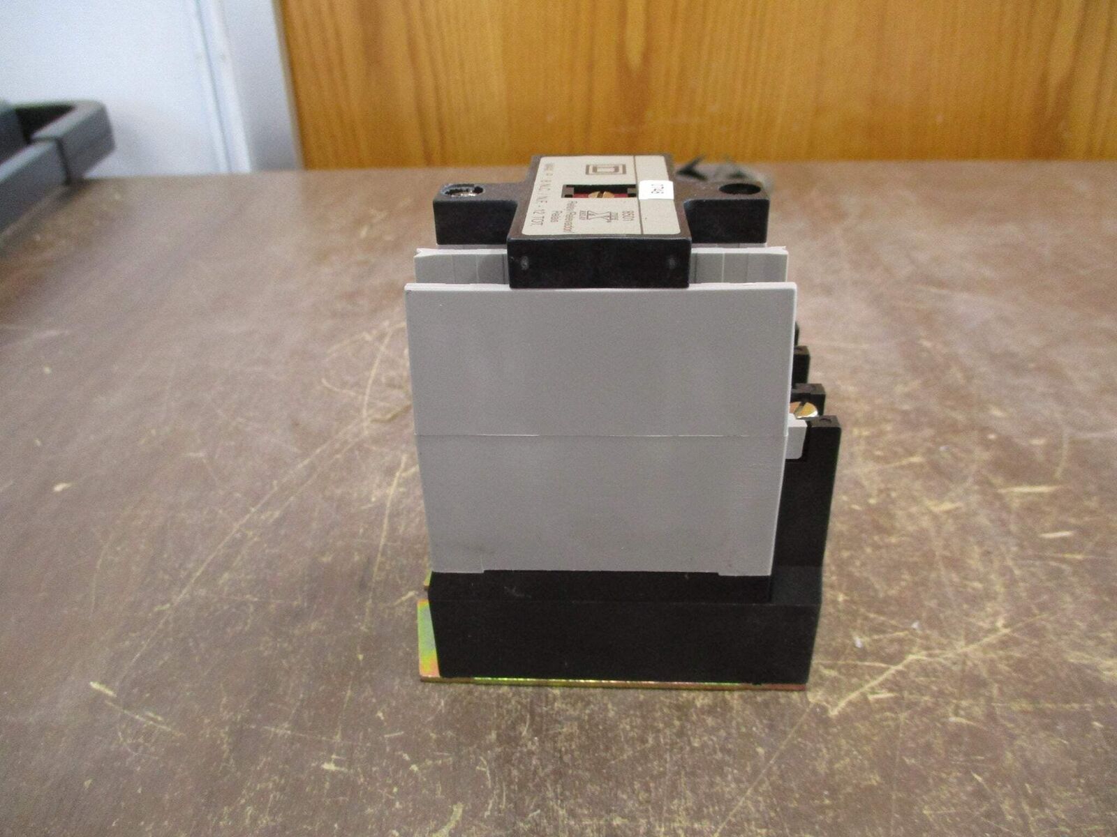 Square Type X Relay 8501X040 Ser. A 120V Coil 20A Used