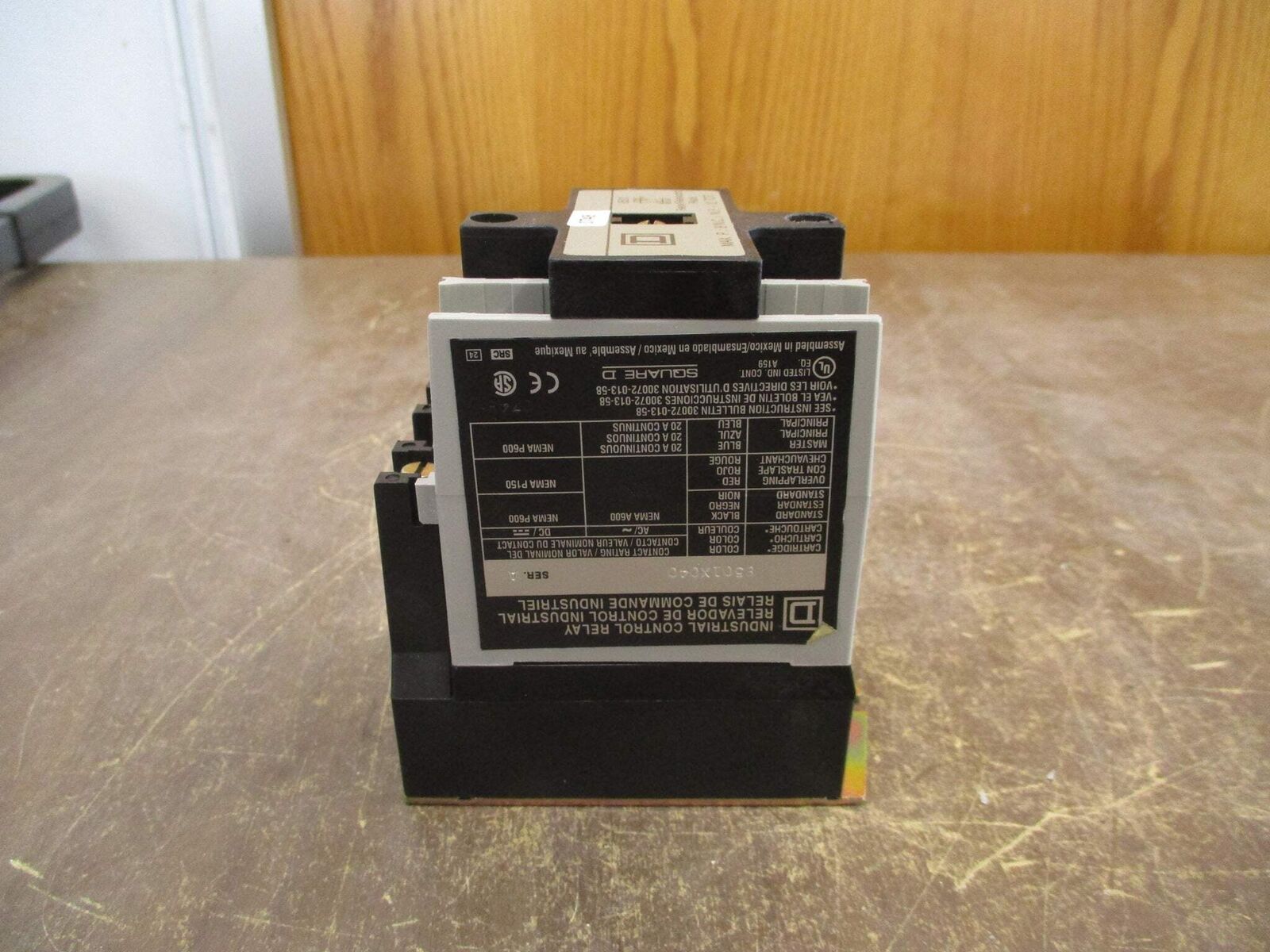 Square Type X Relay 8501X040 Ser. A 120V Coil 20A Used