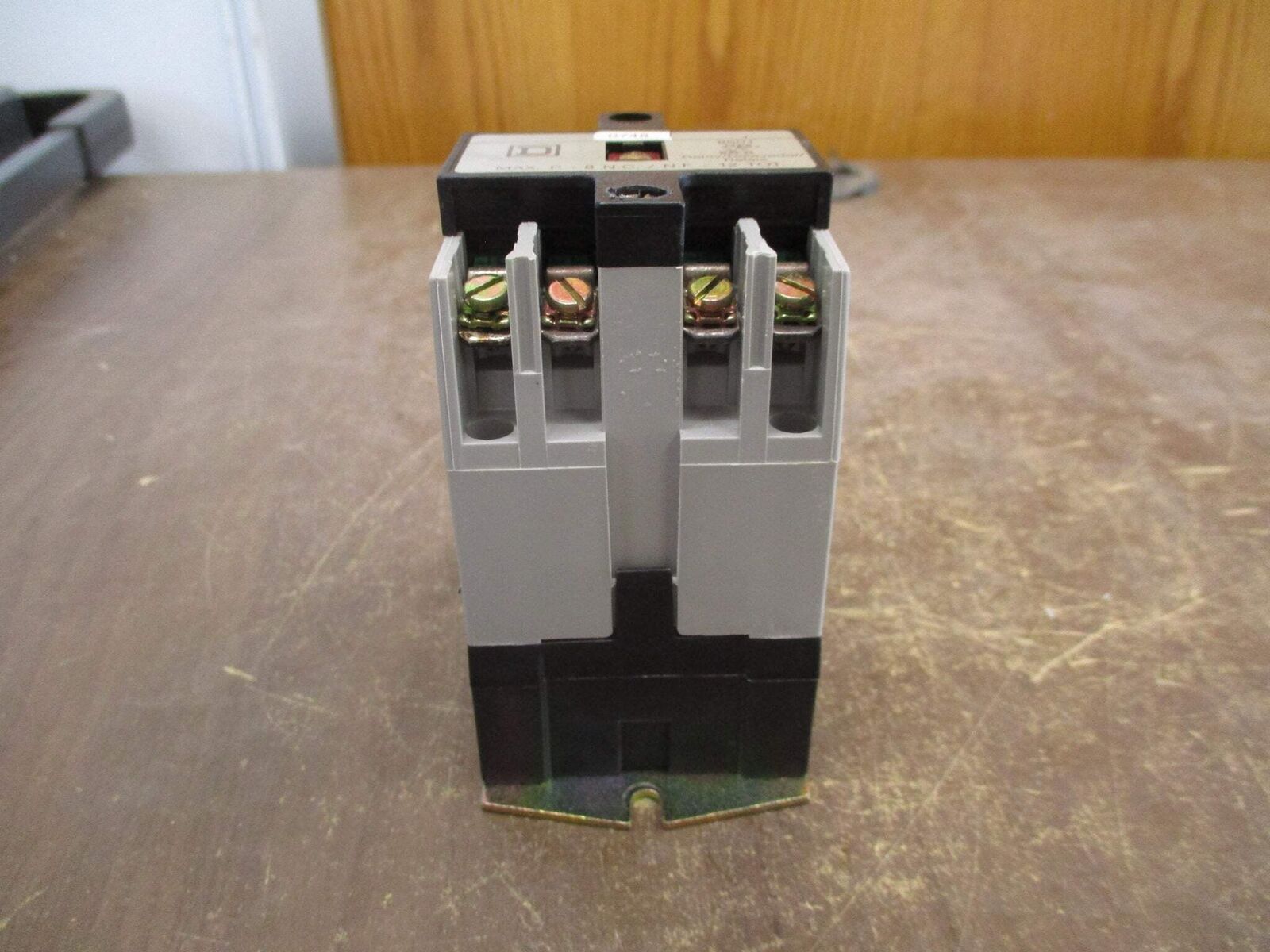Square Type X Relay 8501X040 Ser. A 120V Coil 20A Used