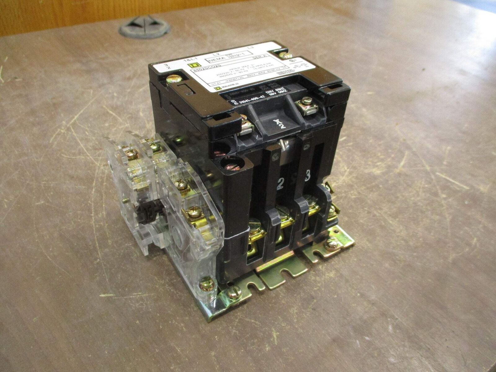 Square D Size 1 Contactor 8502SC02S Ser. A 120V Coil Used