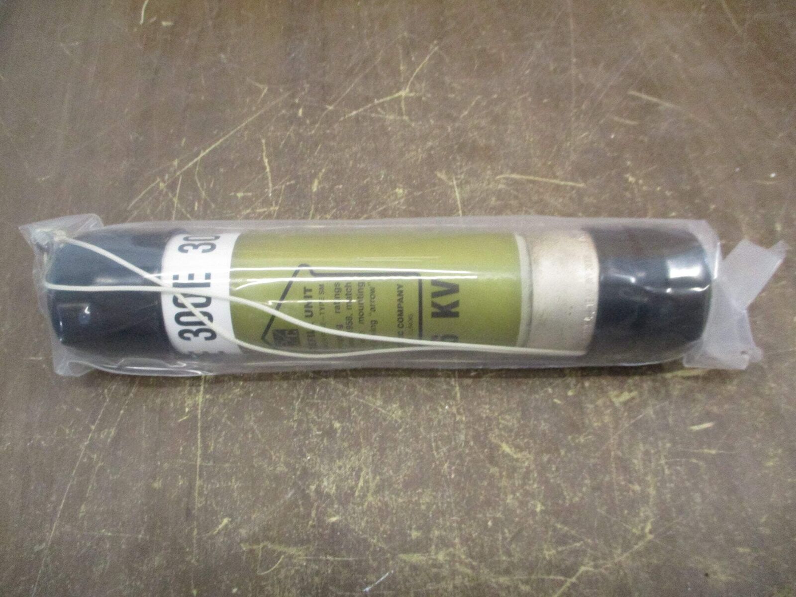 S&C SM-5 Fuse Refill Unit 130500R4 300E 4.16kV New Surplus