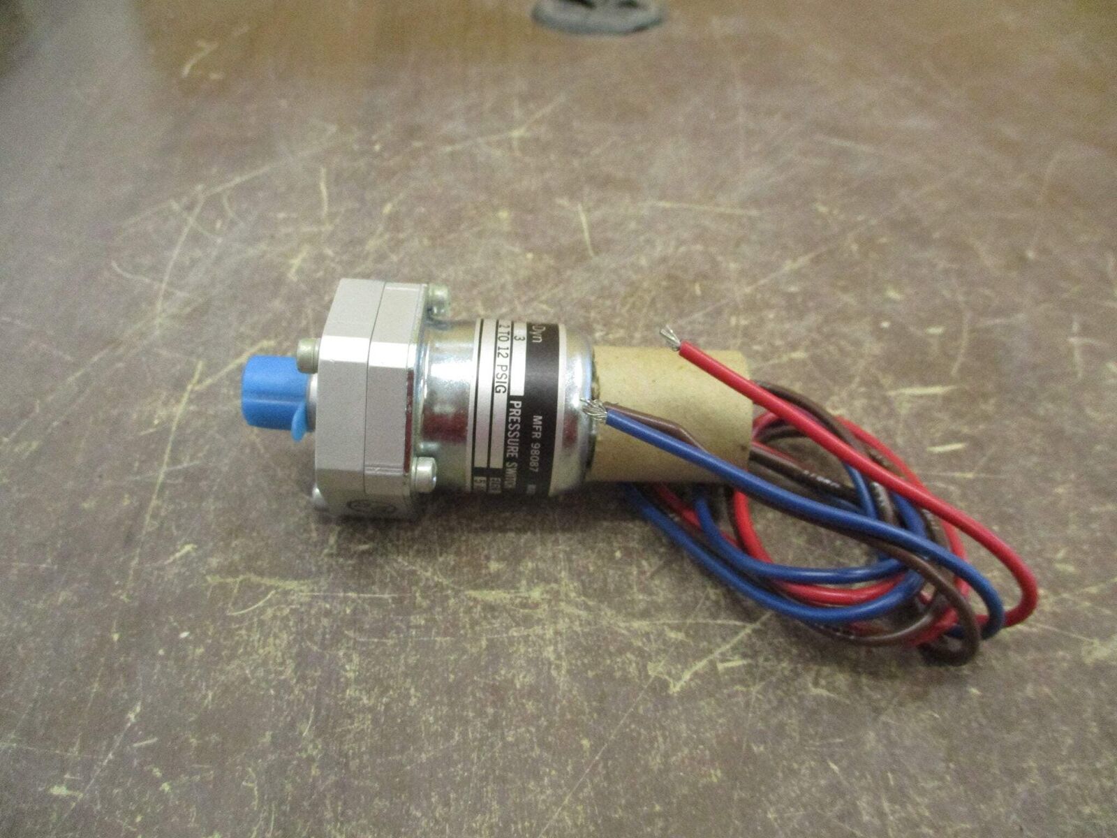 ITT Neo-Dyn Pressure Switch 130P11 C3 Range: 2-12PSIG 125/250VAC 28VDC *No Box*
