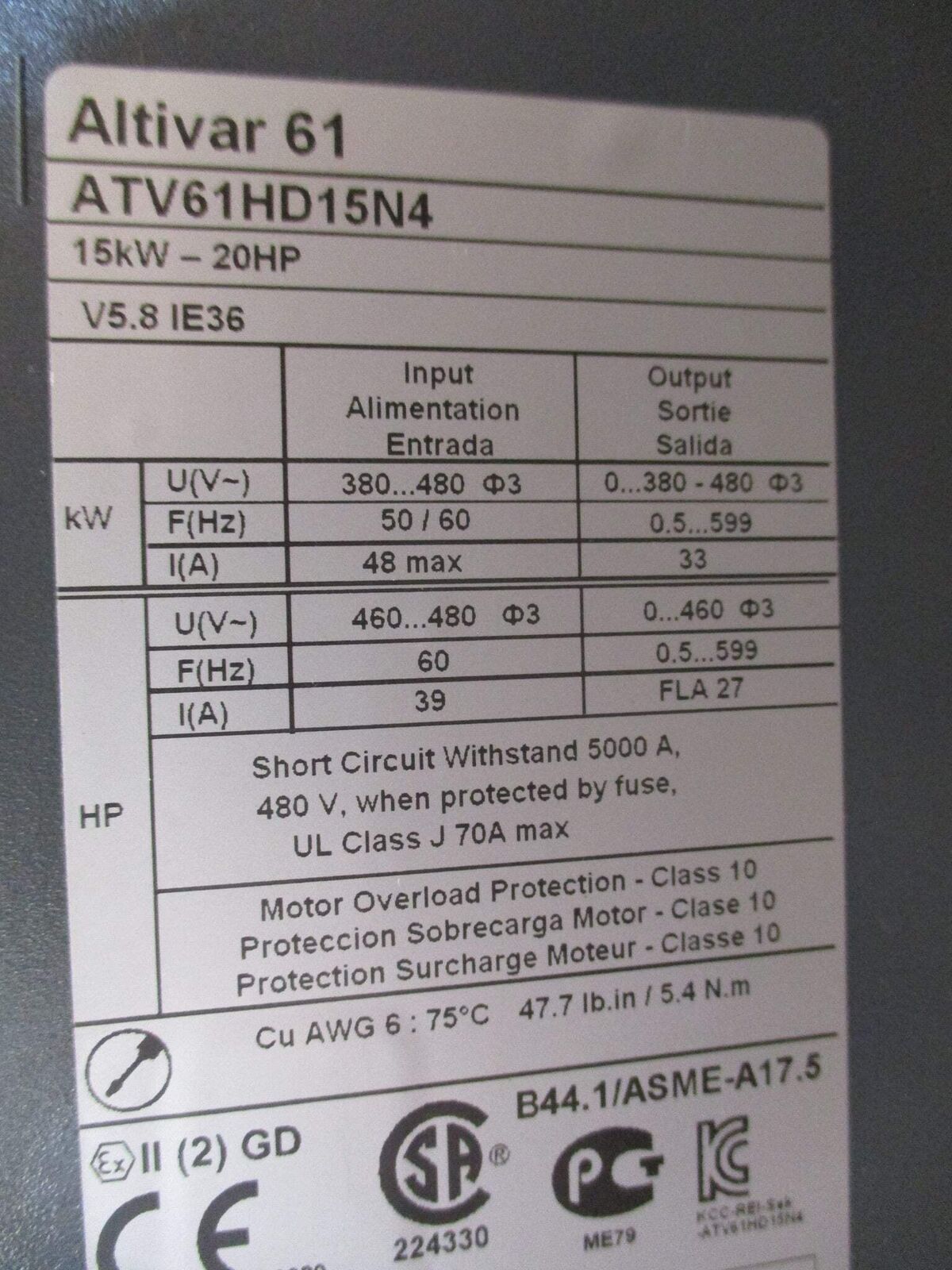 Schneider Electric Altivar 61 AC Drive ATV61HD15N4 20HP 3Ph *Broken Cover*
