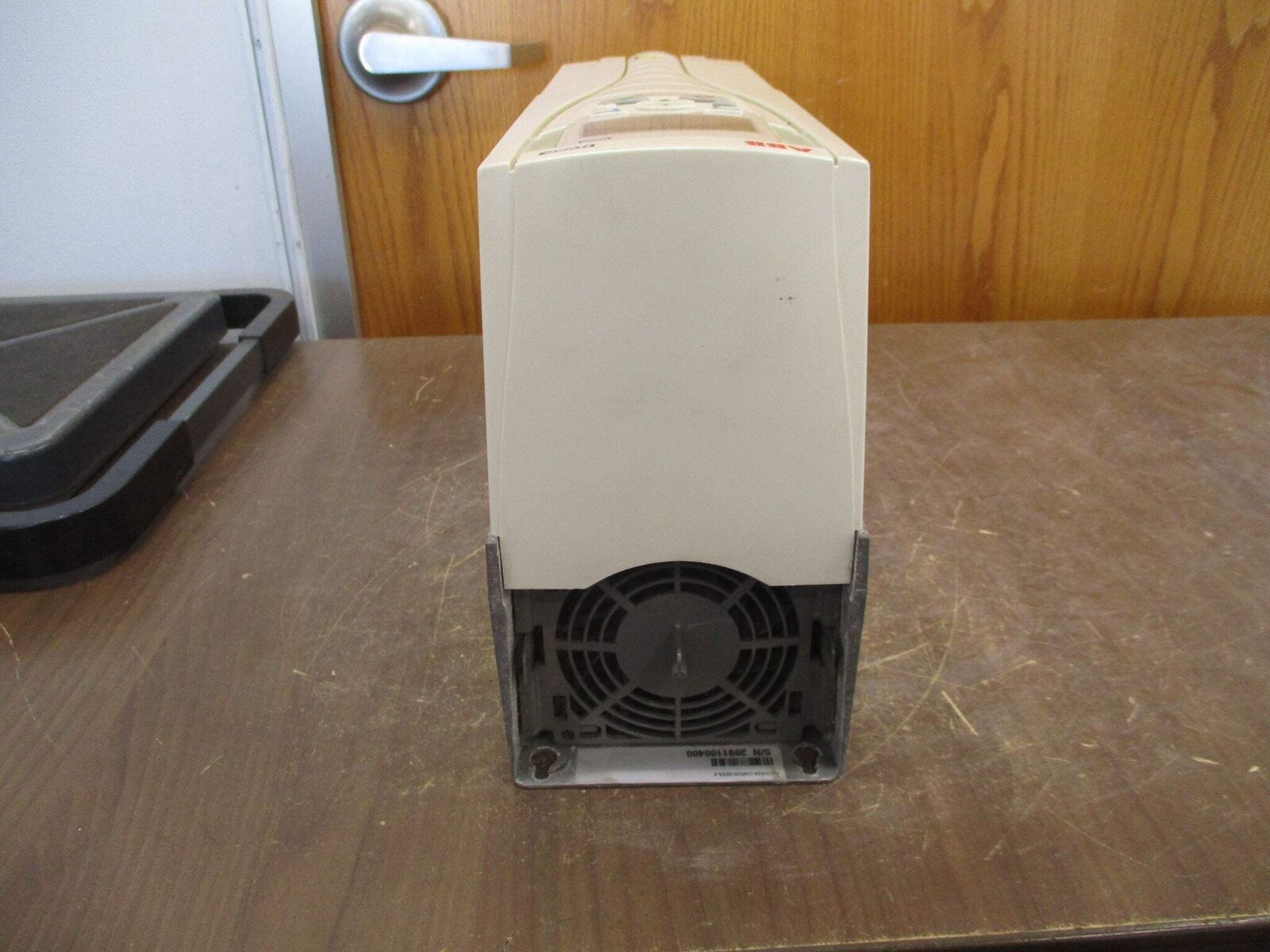 ABB ACH550 AC Drive ACH550-CARUH-023A-4 15HP 3Ph w/ Keypad Used