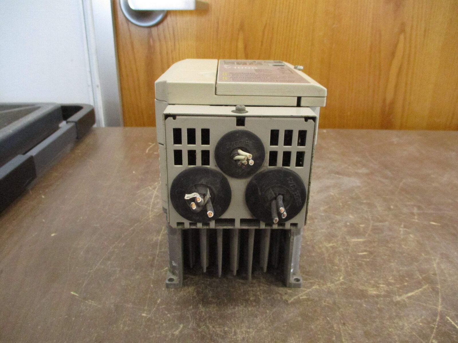 Yaskawa V1000 AC Drive CIMR-VU4A0005FAA Rev. A 3HP 3Ph Used