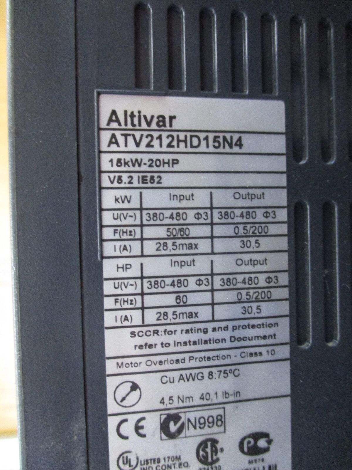 Telemecanique Altivar AC Drive ATV212HD15N4 20HP 3Ph w/ Keypad Used