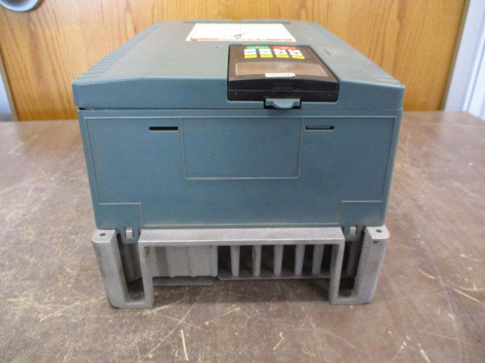 Rockwell Automation VTAC9 AC Drive 9VT401-022HTANN 15HP 3Ph w/ Keypad Used