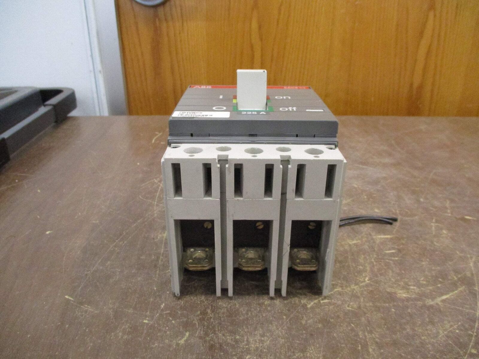 ABB Sace S3 Circuit Breaker S3H-D 225 480V 225A 3P Used