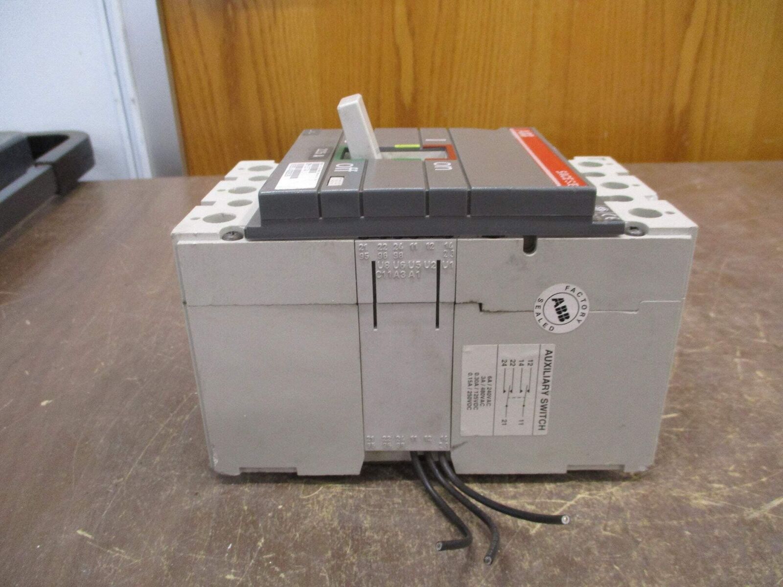 ABB Sace S3 Circuit Breaker S3H-D 225 480V 225A 3P *Dented* Used